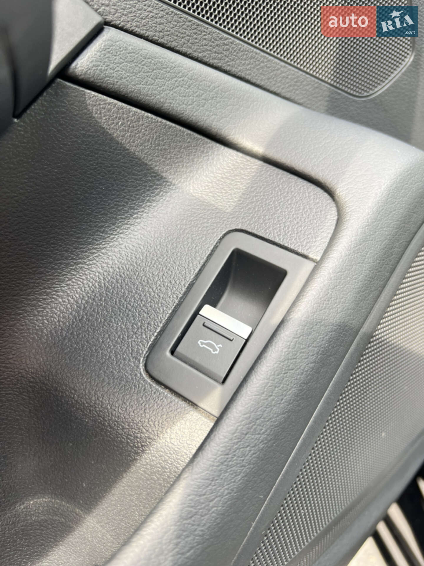 Audi A6 2019 VIN WAUZZZF29KN058637 фото оголошення 49 з 51