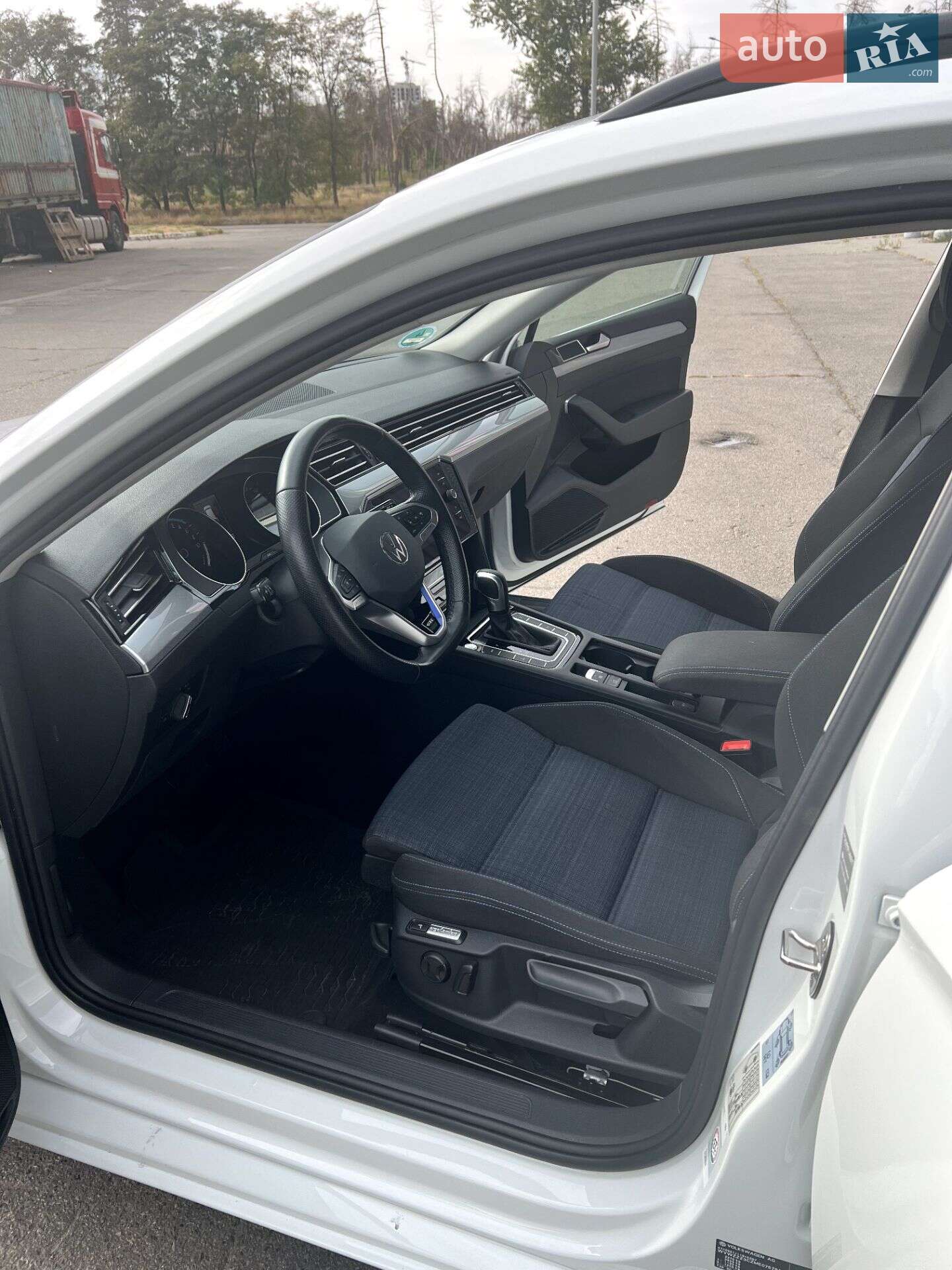Volkswagen Passat 2021 VIN WVWZZZ3CZME075791 фото оголошення 8 з 30