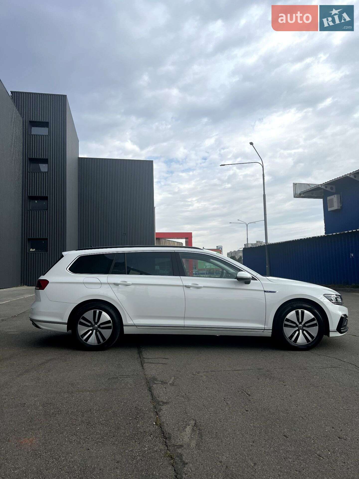 Volkswagen Passat 2021 VIN WVWZZZ3CZME075791 фото оголошення 14 з 30