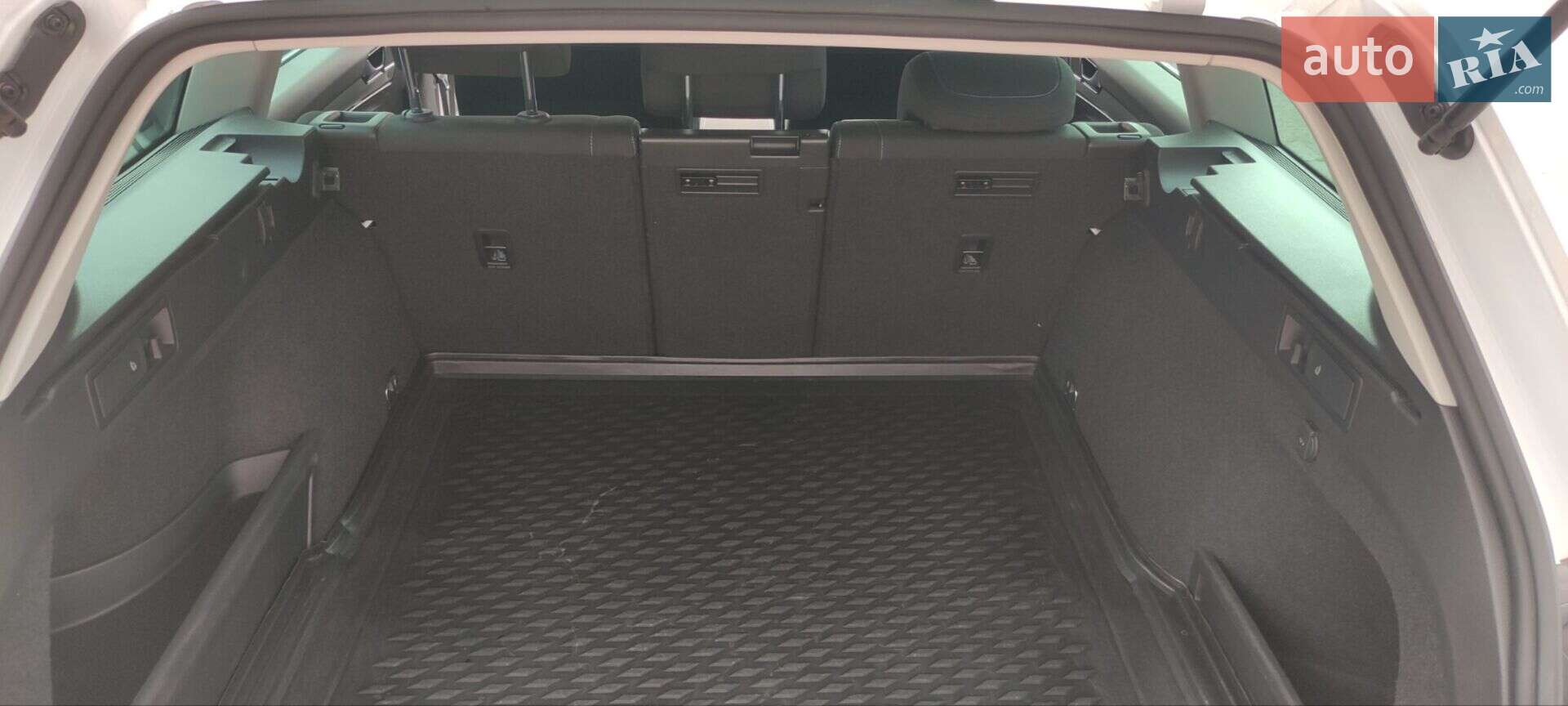 Volkswagen Passat 2021 VIN WVWZZZ3CZME075791 фото оголошення 18 з 30