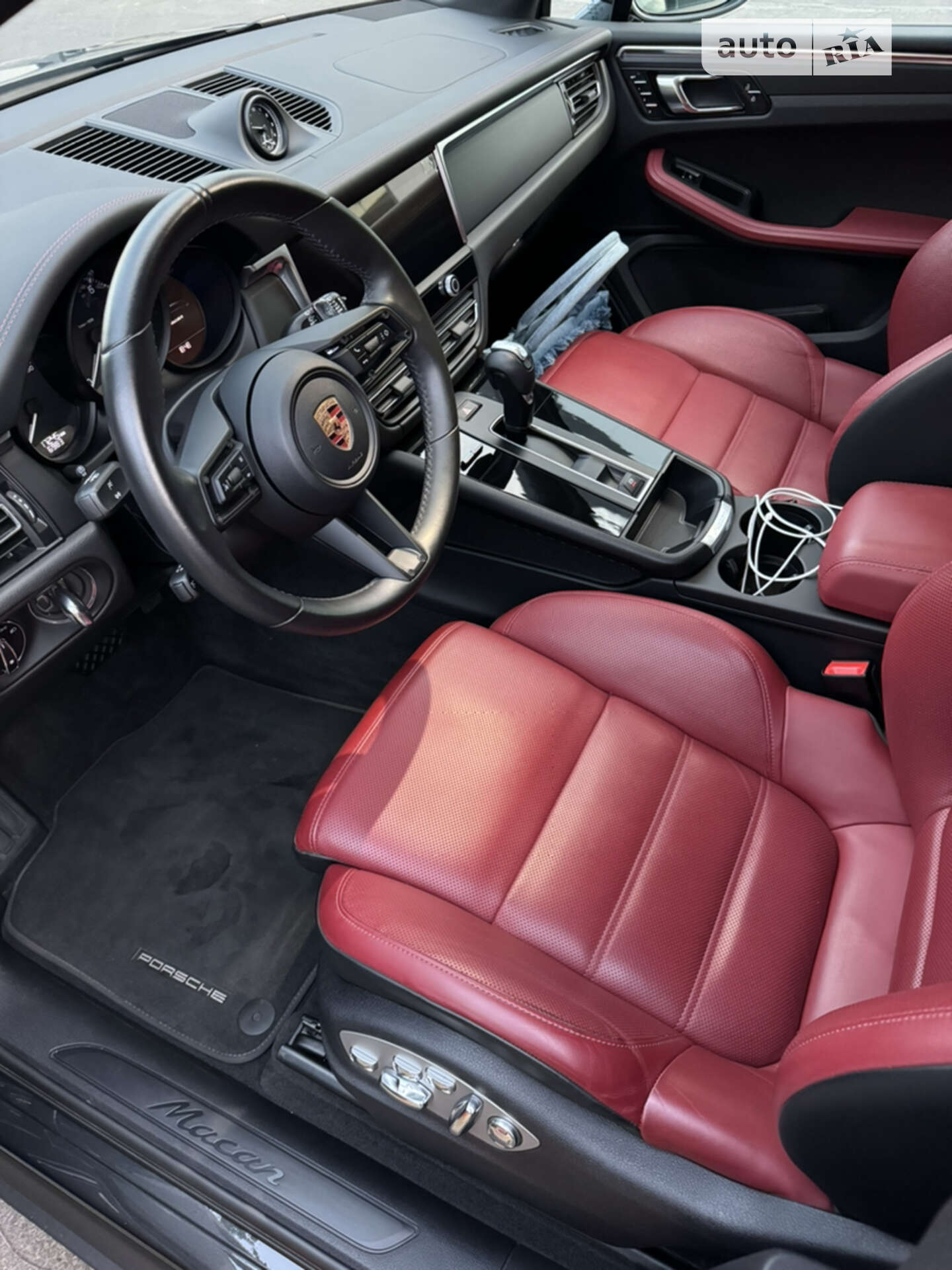 Porsche Macan 2023 VIN WP1ZZZ95ZPLB17224 фото оголошення 3 з 8