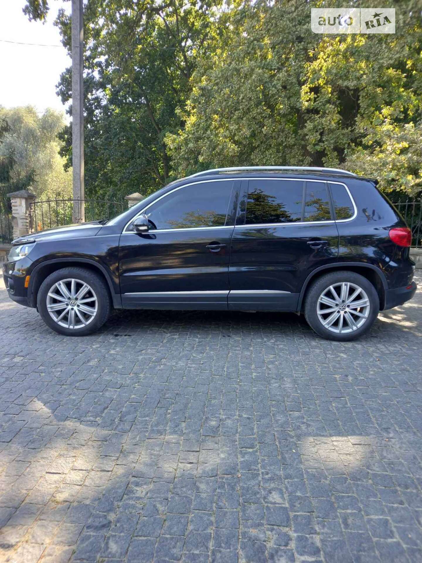 Volkswagen Tiguan 2013 VIN WVGBV3AX4EW554312 фото оголошення 2 з 42
