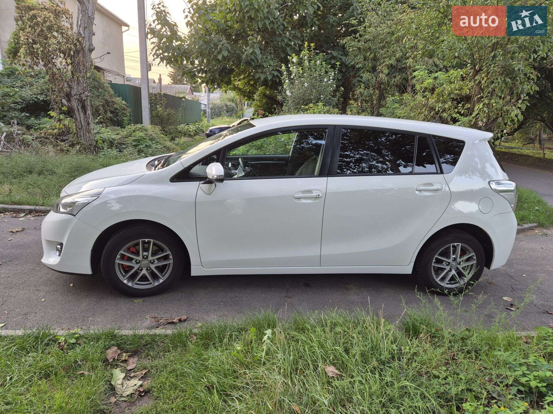 Toyota Verso 2015 VIN NMTDM26R40R032629 фото оголошення 6 з 55