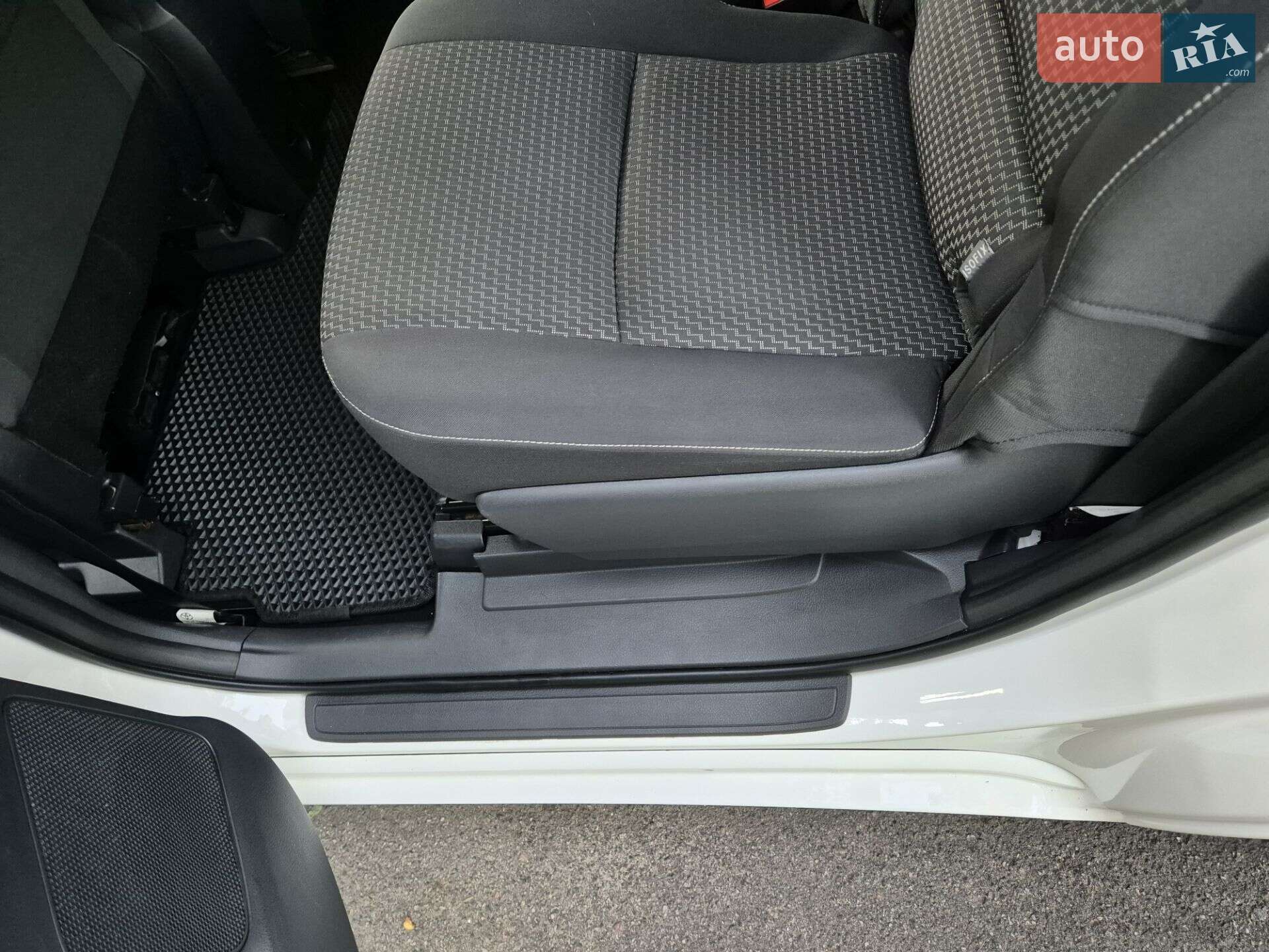 Toyota Verso 2015 VIN NMTDM26R40R032629 фото оголошення 24 з 55