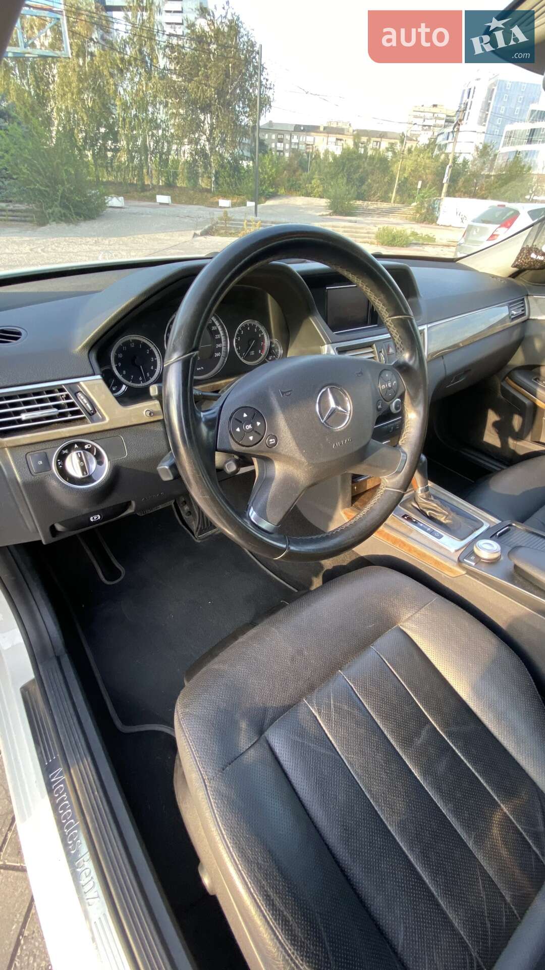 Mercedes-Benz E-Class 2010 VIN WDD2120481A272681 фото оголошення 11 з 17