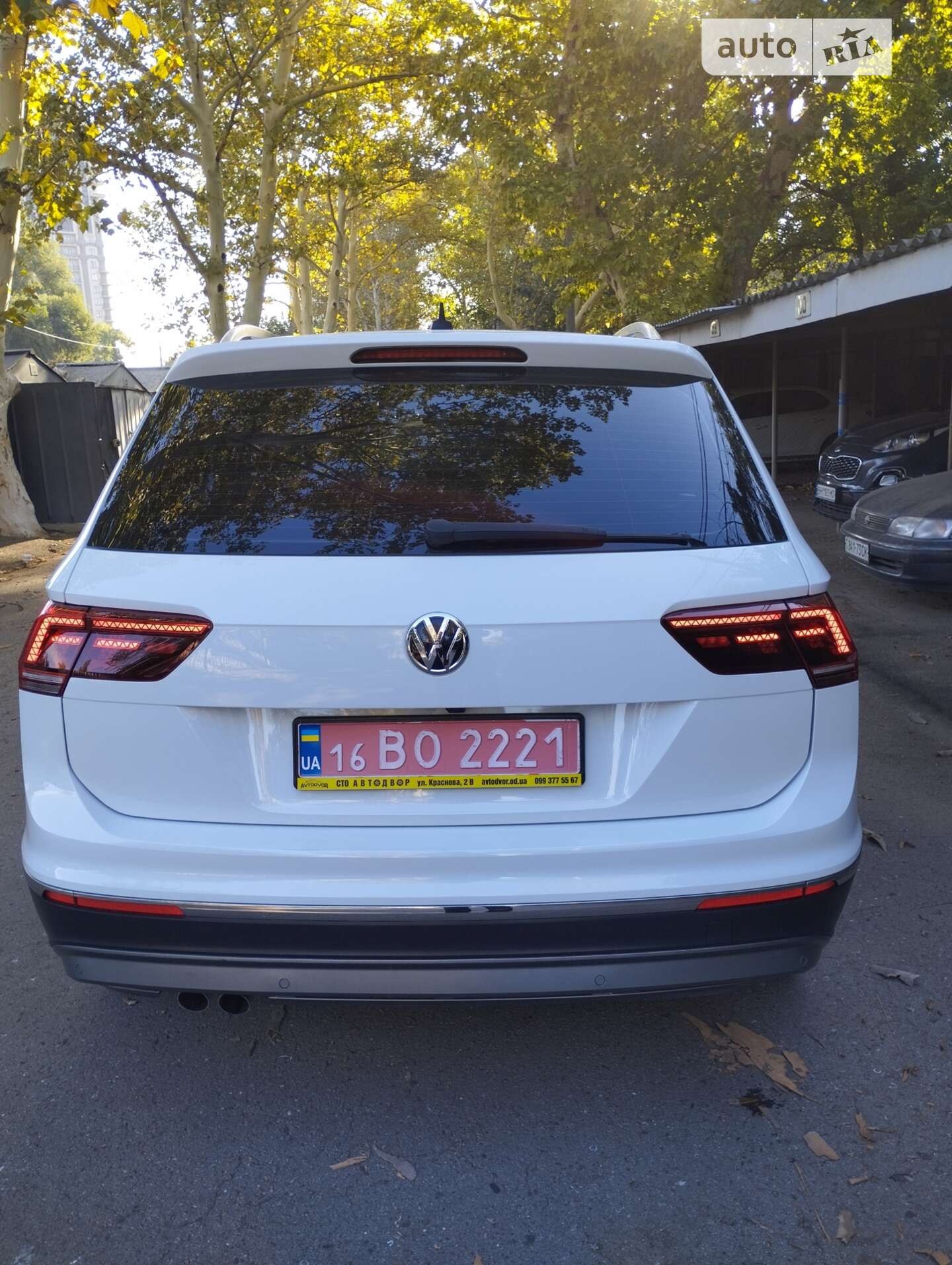 Volkswagen Tiguan 2019 VIN WVGZZZ5NZLW323129 фото оголошення 2 з 46