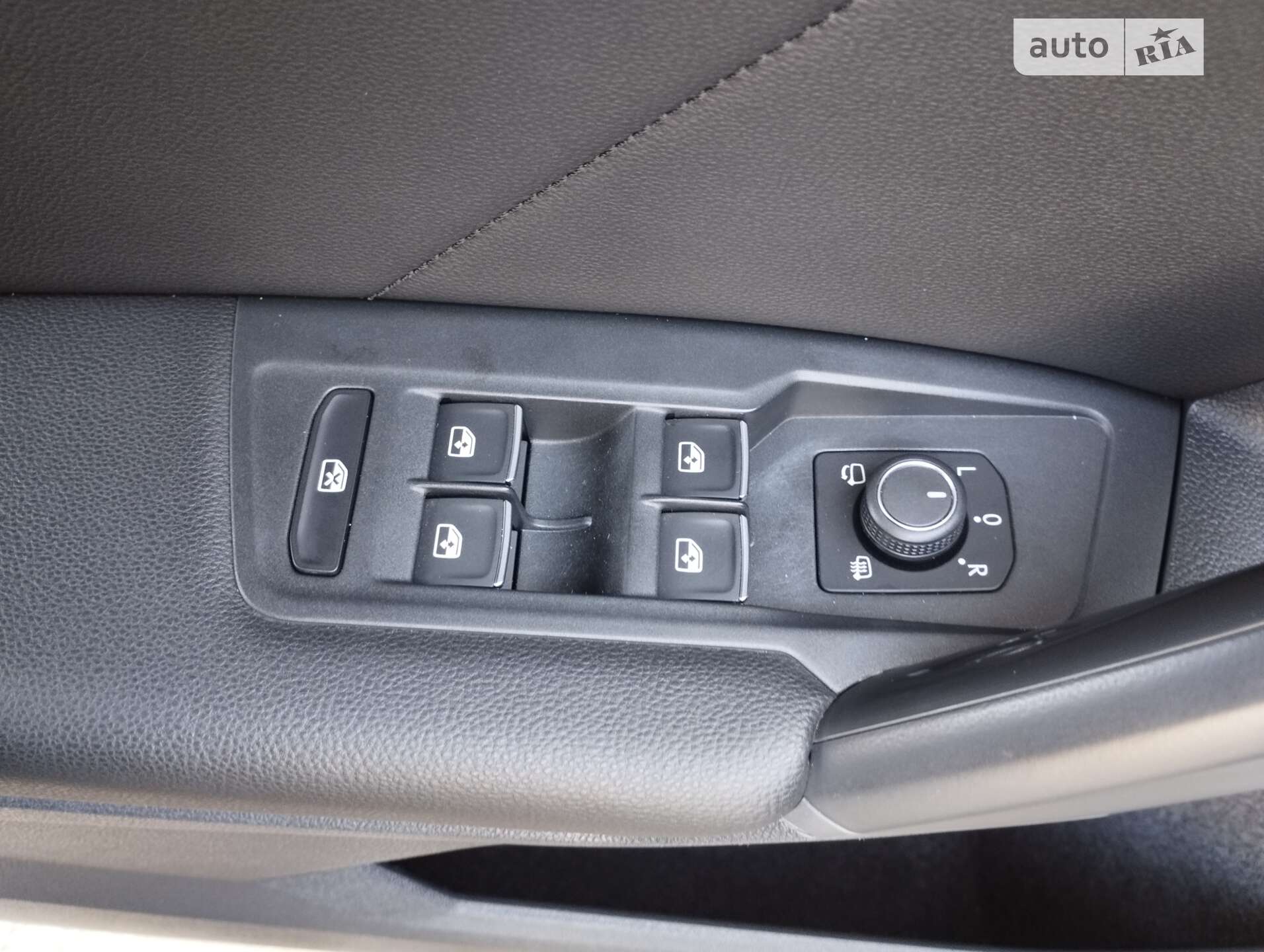 Volkswagen Tiguan 2019 VIN WVGZZZ5NZLW323129 фото оголошення 45 з 46