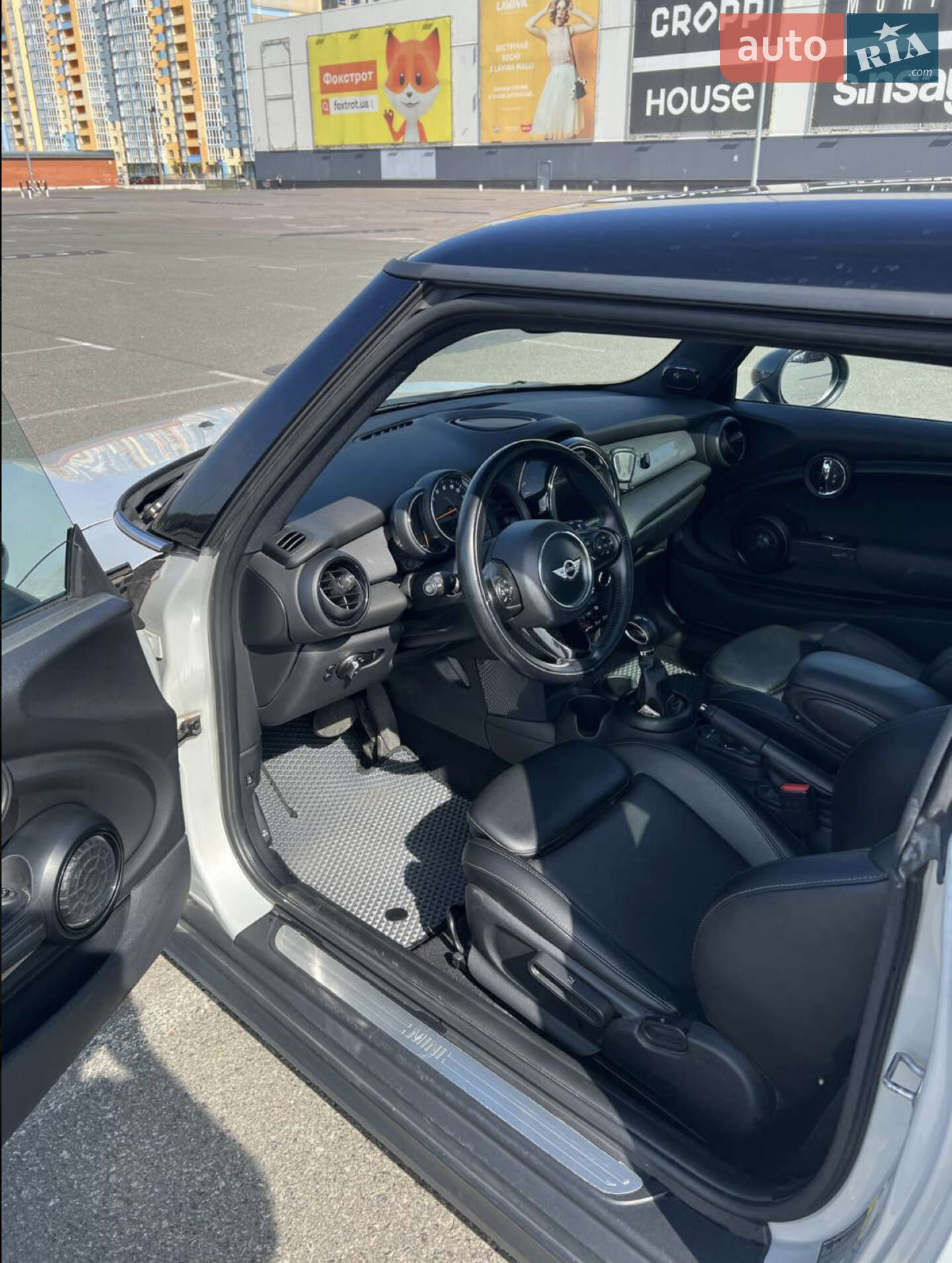 Mini Hatch 2017 VIN WMWXP5C56J2G63741 фото оголошення 9 з 11