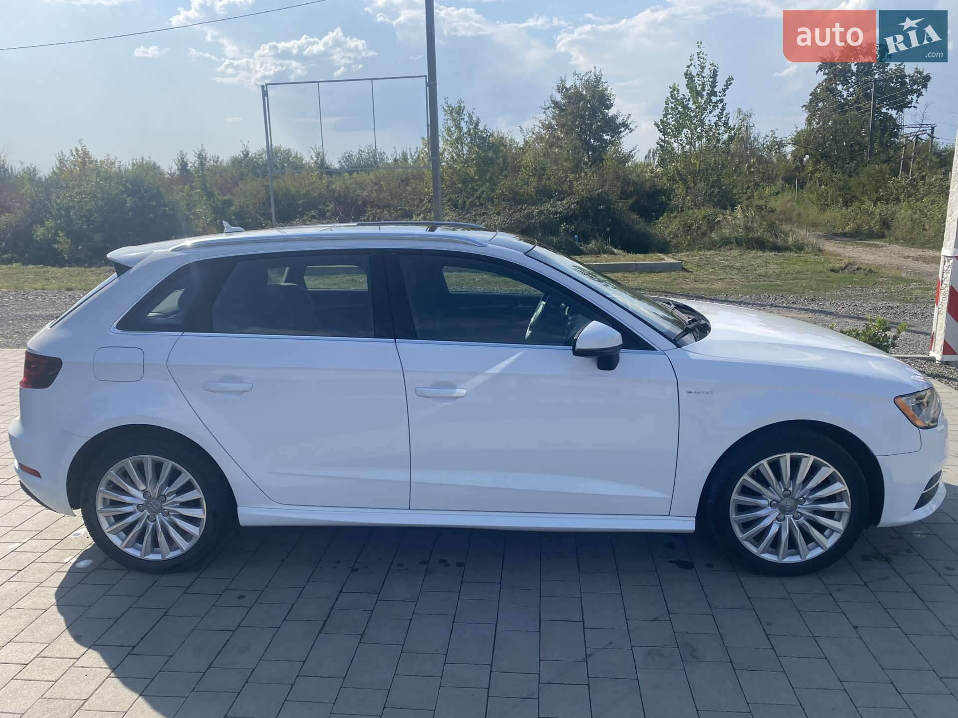 Audi A3 2015 VIN WAUTPBFF0GA070535 фото оголошення 3 з 16