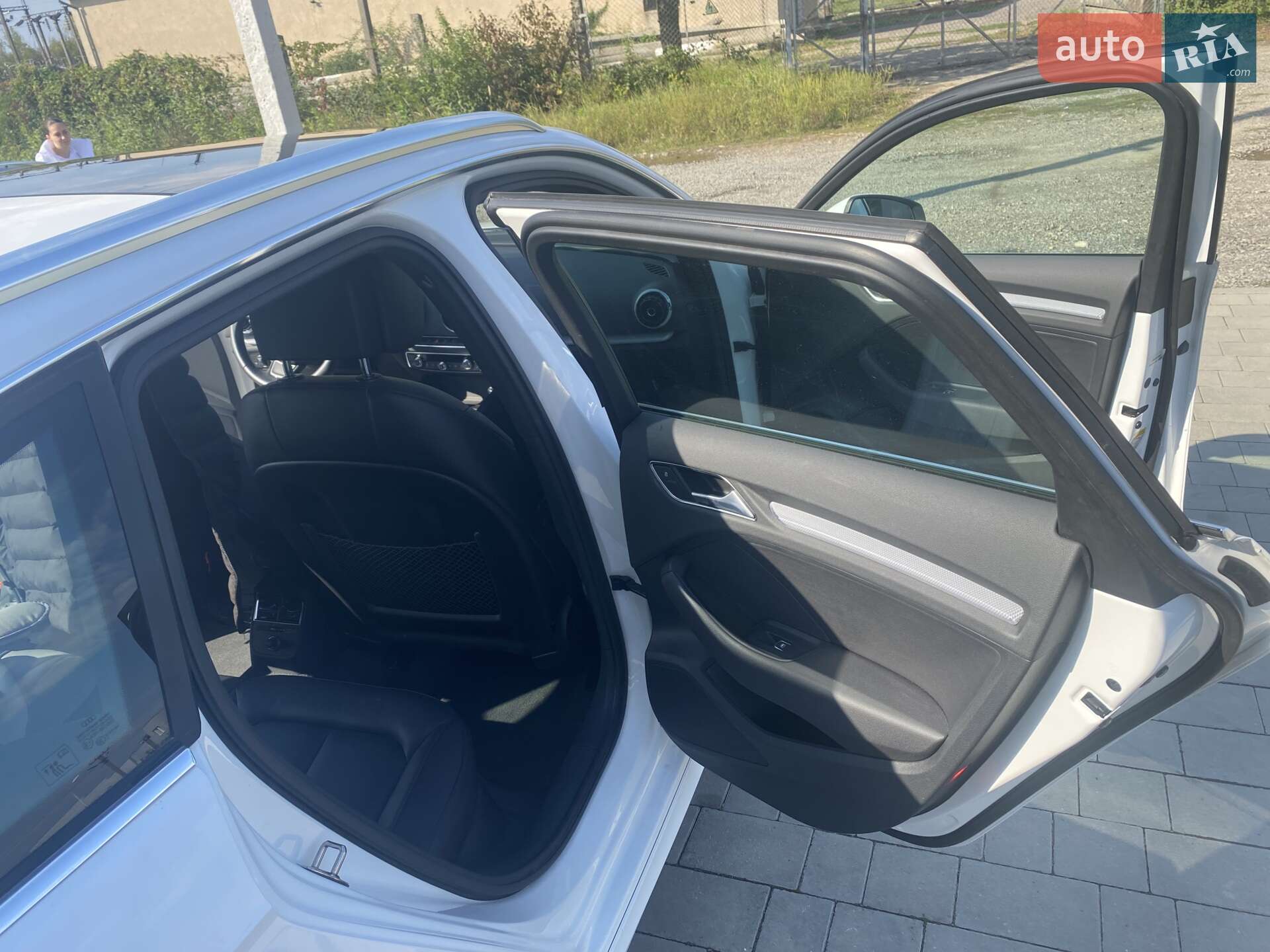 Audi A3 2015 VIN WAUTPBFF0GA070535 фото оголошення 11 з 16