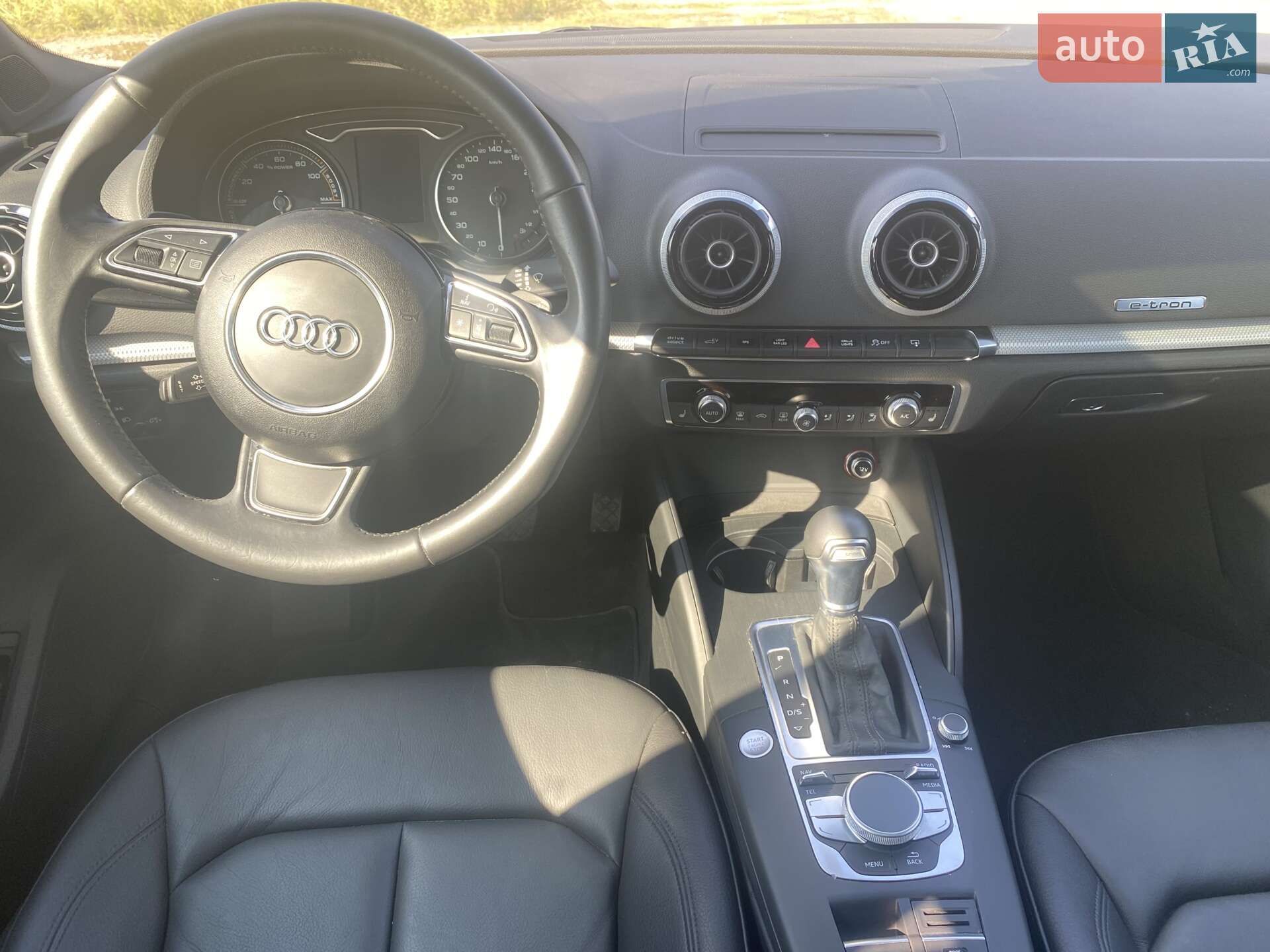 Audi A3 2015 VIN WAUTPBFF0GA070535 фото оголошення 12 з 16