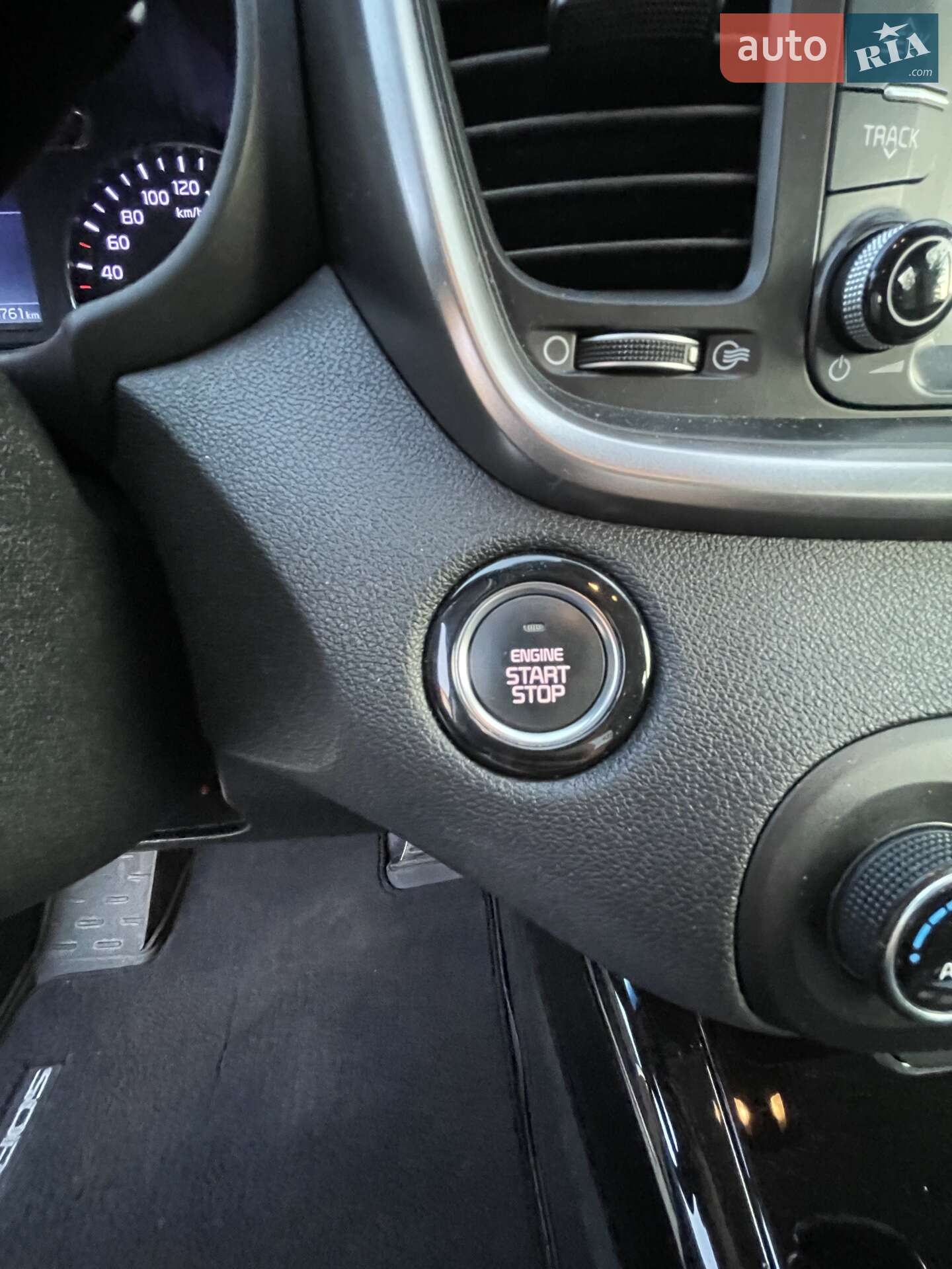 Kia Sorento 2018 VIN KNAPH81BDK5507612 фото оголошення 15 з 26