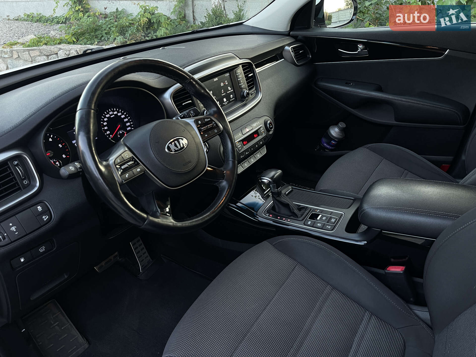 Kia Sorento 2018 VIN KNAPH81BDK5507612 фото оголошення 16 з 26