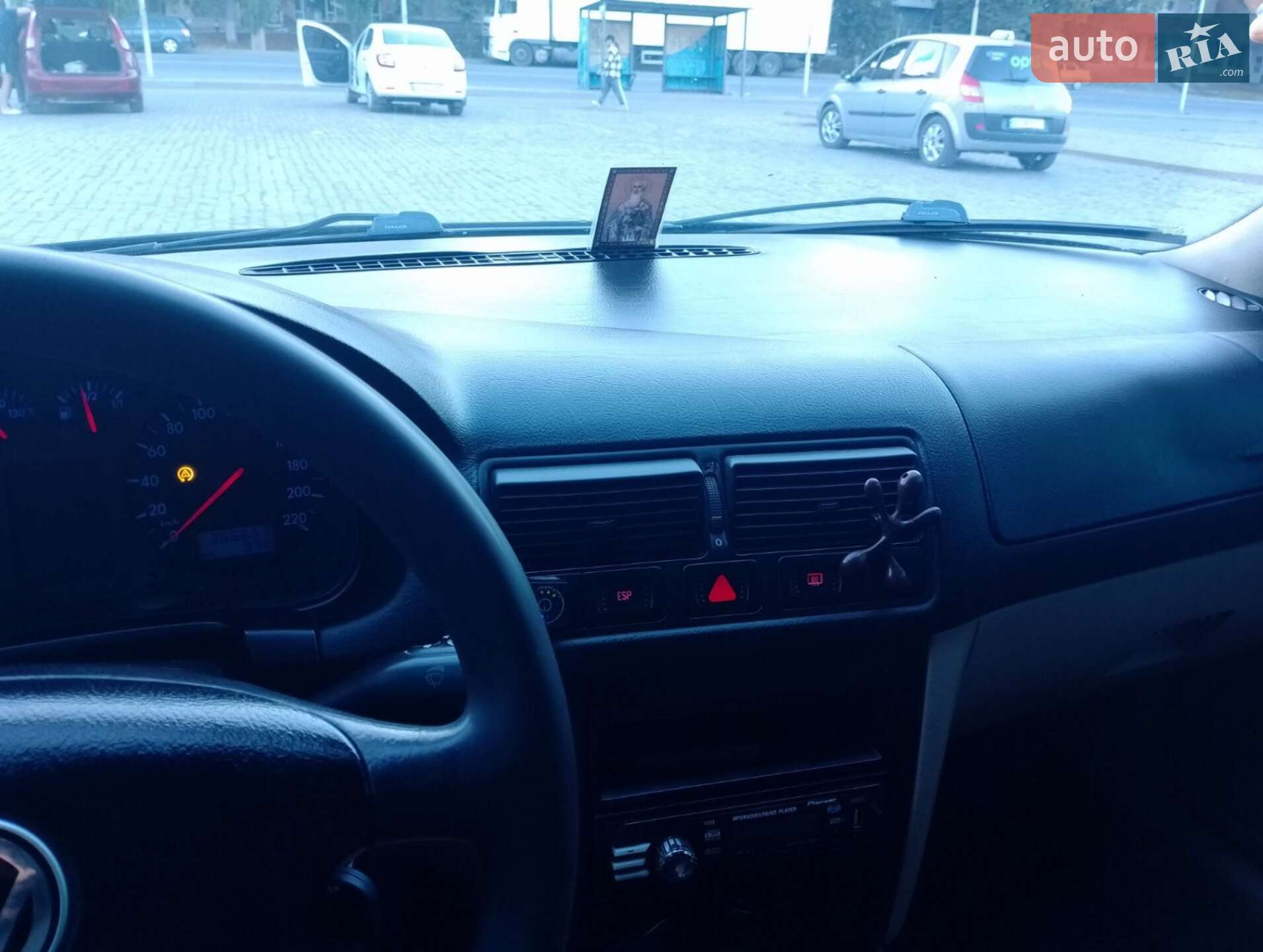 Volkswagen Golf 2000 VIN WVWZZZ1JZYW402308 фото оголошення 3 з 10