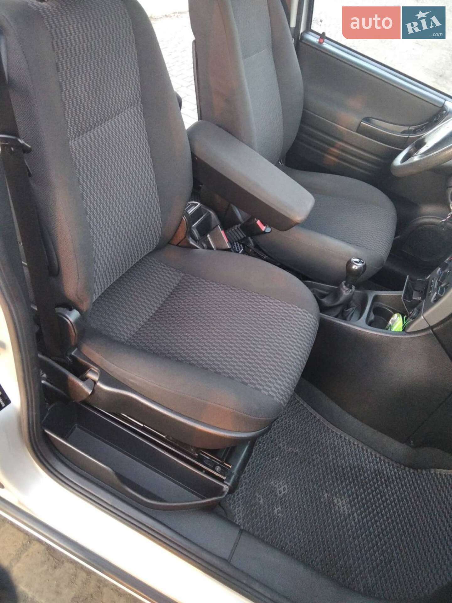 Opel Zafira 2004 VIN W0L0TGF7542184008 фото оголошення 3 з 21