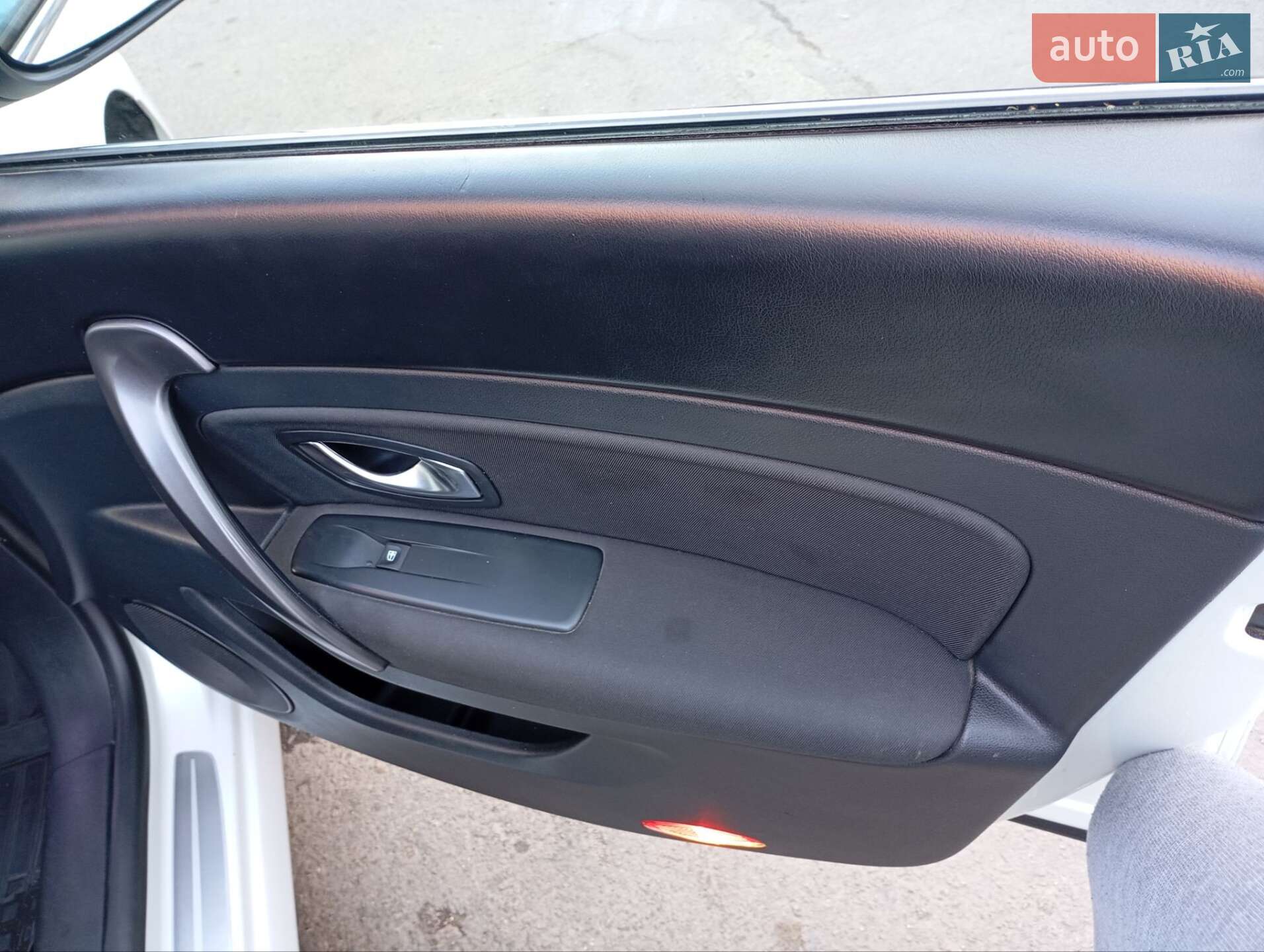 Renault Latitude 2011 VIN VF1ABL21AUC248853 фото оголошення 8 з 13