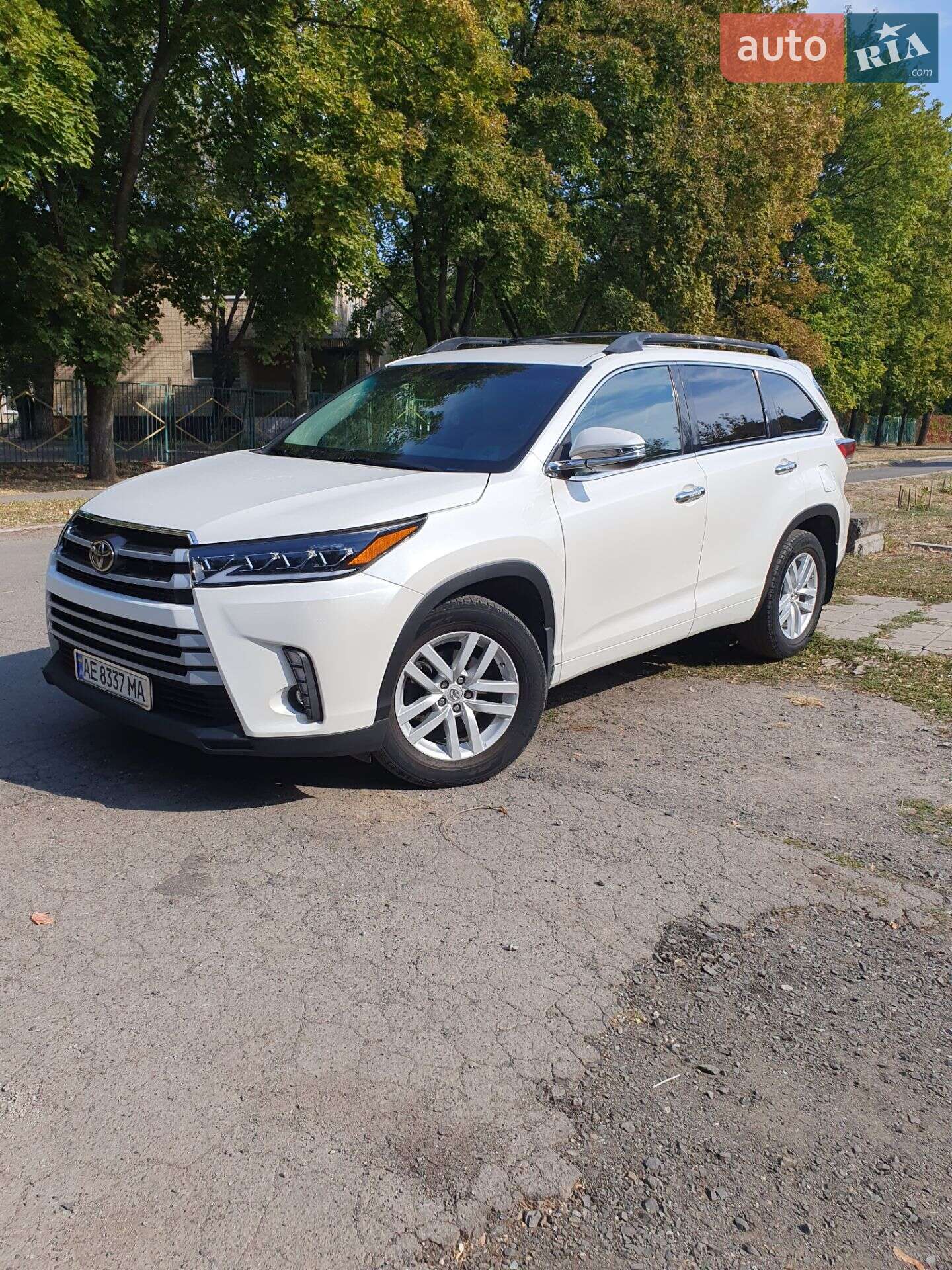 Toyota Highlander 2015 VIN 5TDZARFH6FS012696 фото оголошення 3 з 12