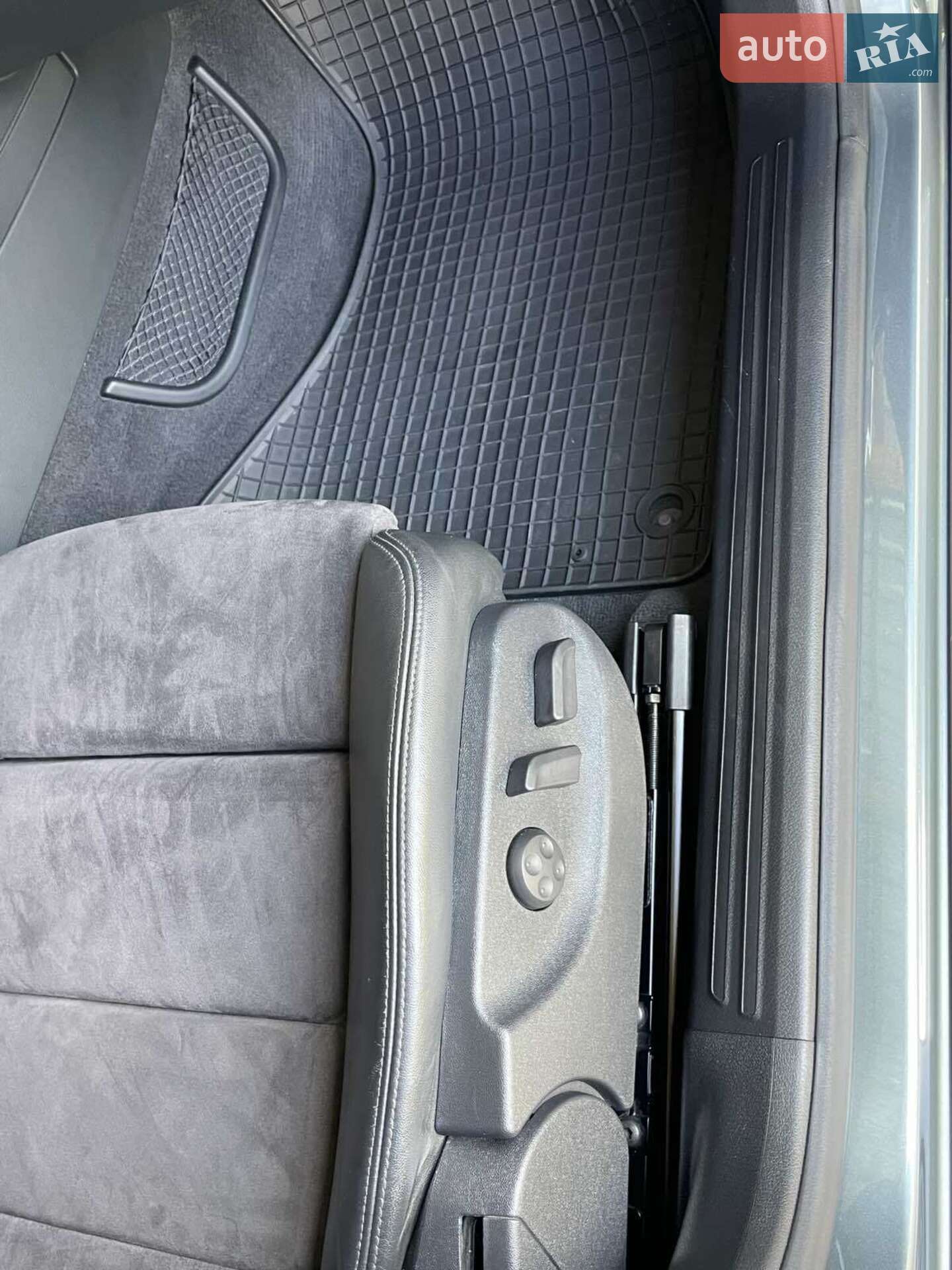 Audi A6 Allroad 2011 VIN WAUZZZ4FXBN077123 фото оголошення 131 з 173