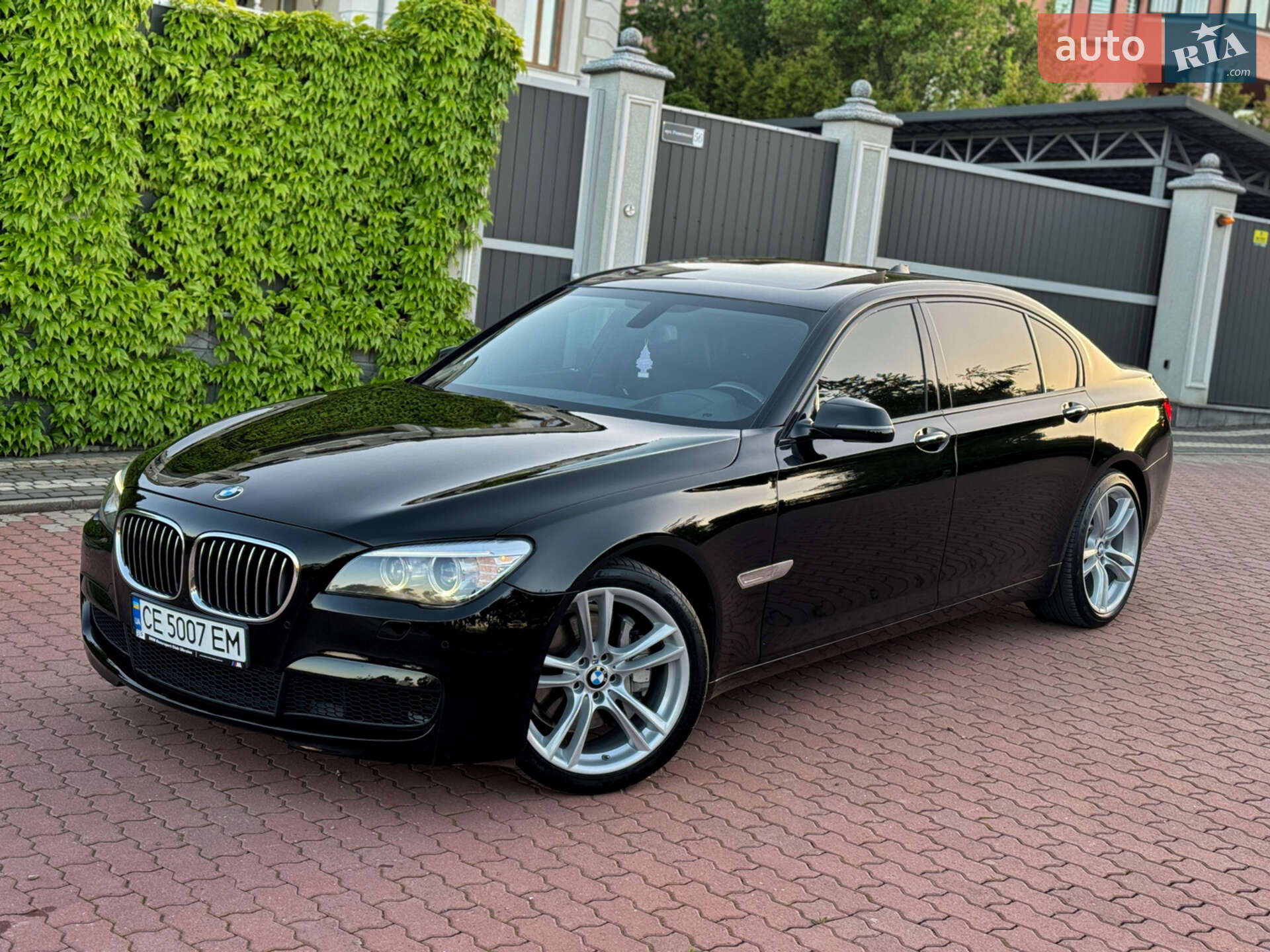 BMW 7 Series 2013 VIN WBAYE4C54ED138110 фото оголошення 2 з 71
