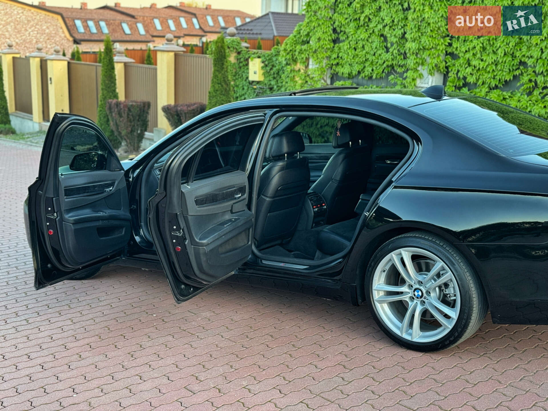 BMW 7 Series 2013 VIN WBAYE4C54ED138110 фото оголошення 32 з 71