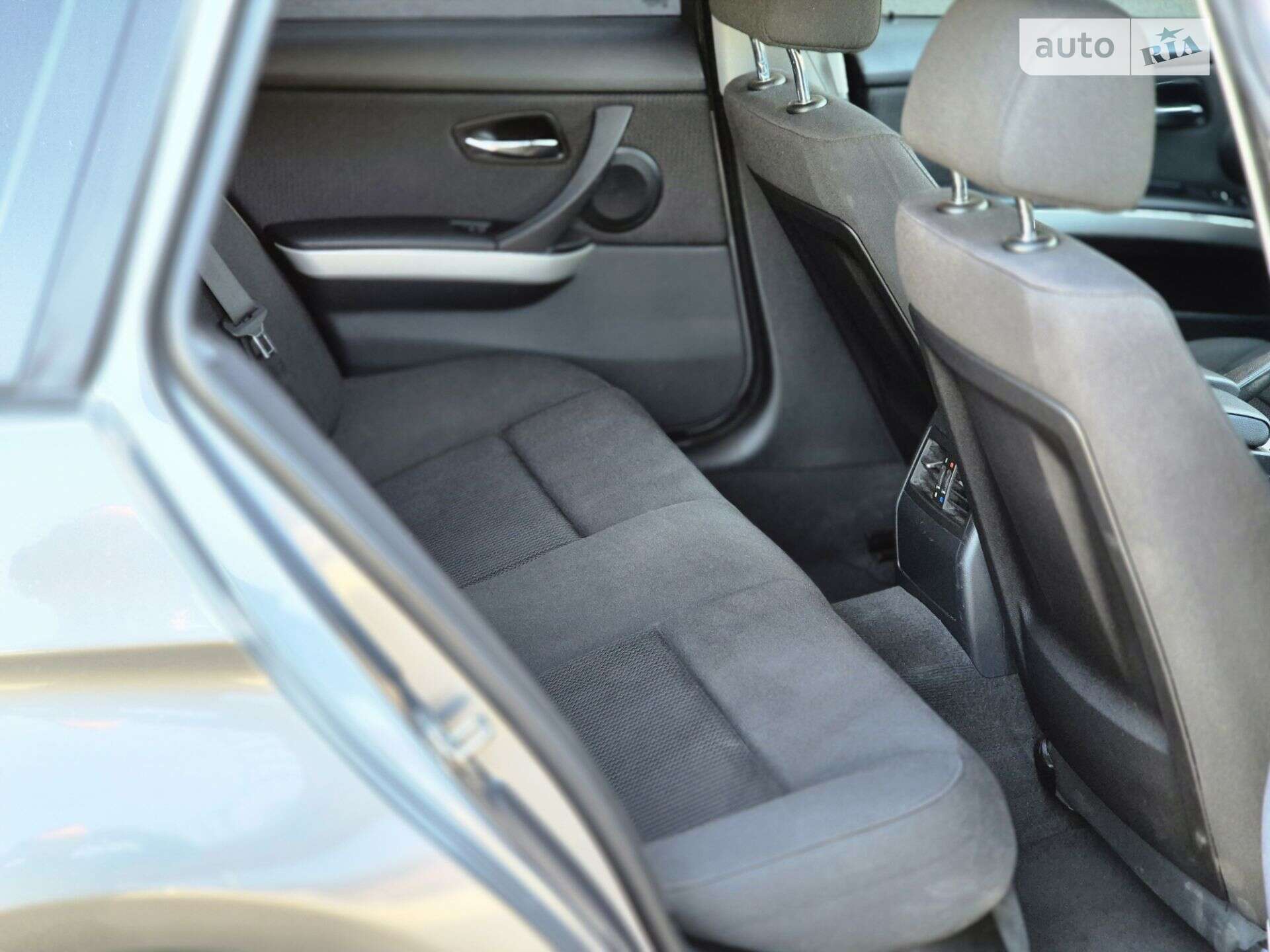 BMW 3 Series 2009 VIN WBAUS31070A528198 фото оголошення 8 з 19