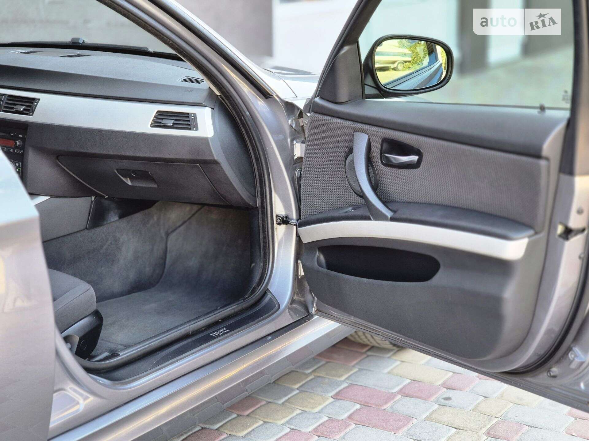 BMW 3 Series 2009 VIN WBAUS31070A528198 фото оголошення 11 з 19