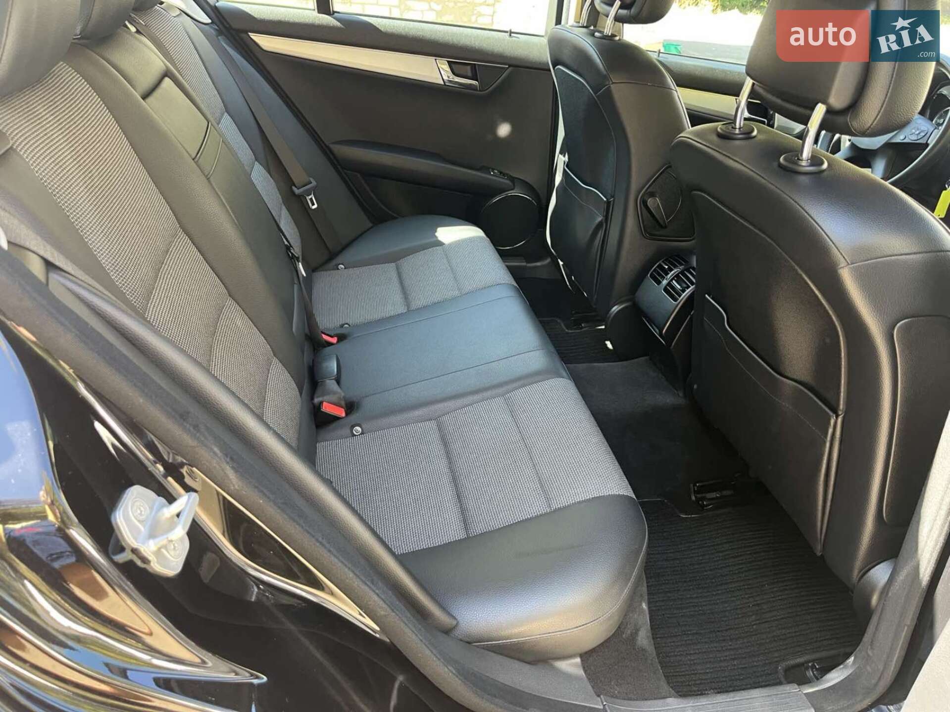Mercedes-Benz C-Class 2010 VIN WDD2042491F468155 фото оголошення 7 з 7
