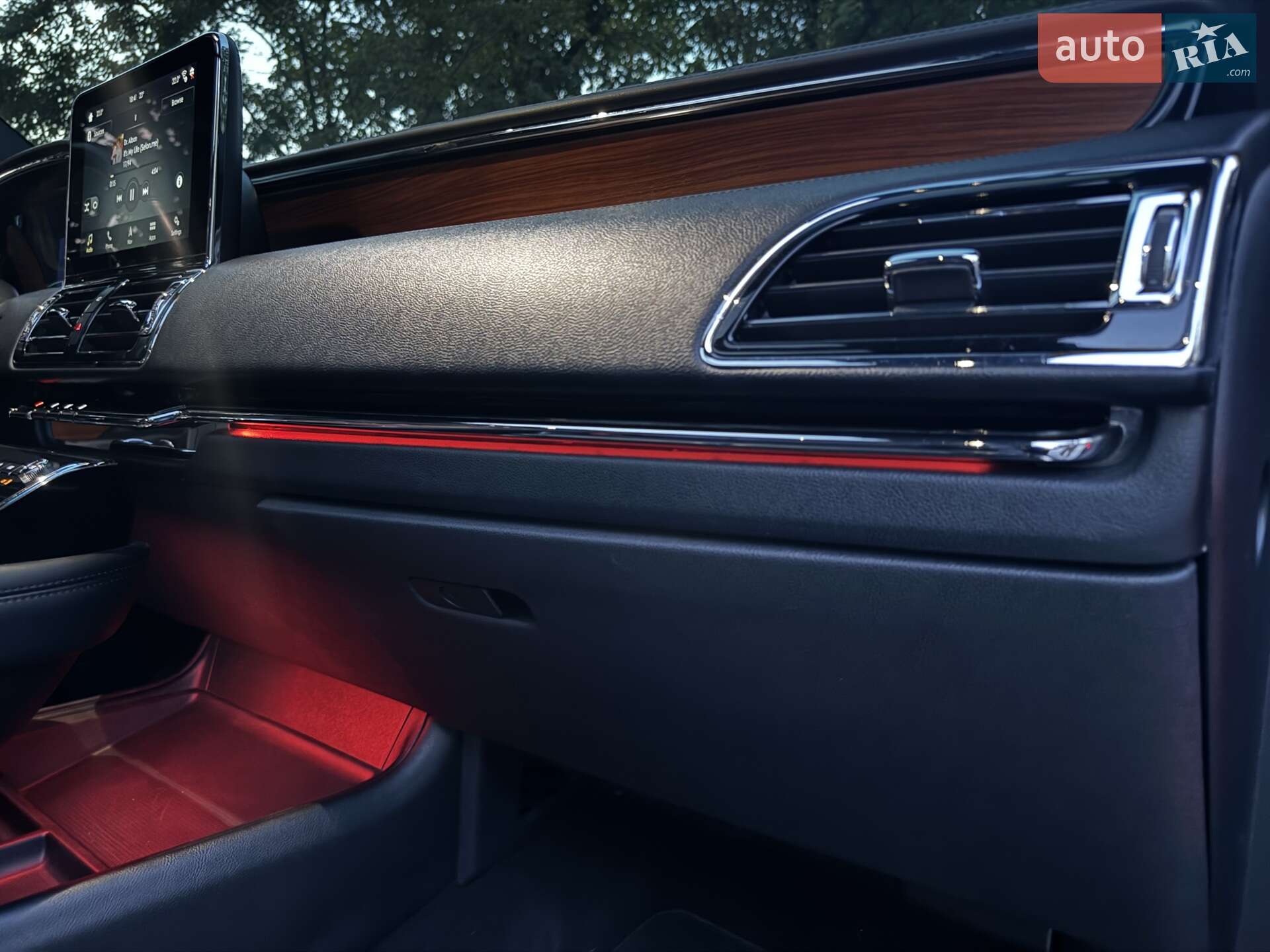 Lincoln Navigator 2019 VIN 5LMJJ2HT3KEL14607 фото оголошення 76 з 110