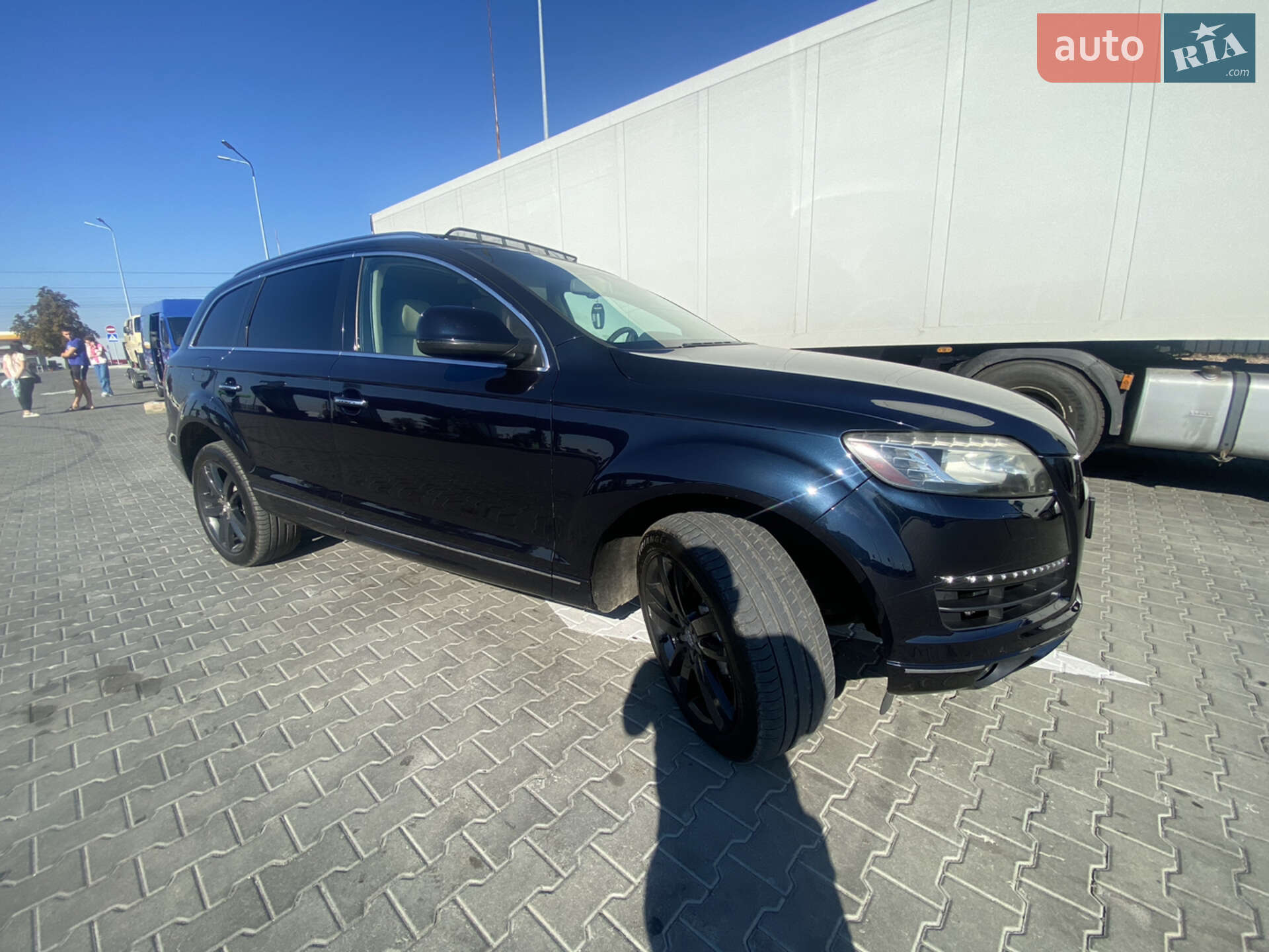 Audi Q7 2010 VIN WA1LMAFE5BD001404 фото оголошення 3 з 16