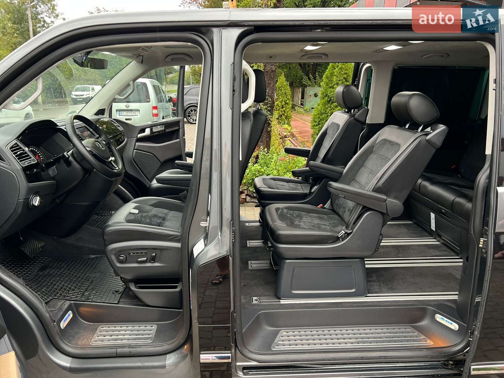 Volkswagen Multivan 2018 VIN WV2ZZZ7HZJH172007 фото оголошення 4 з 46