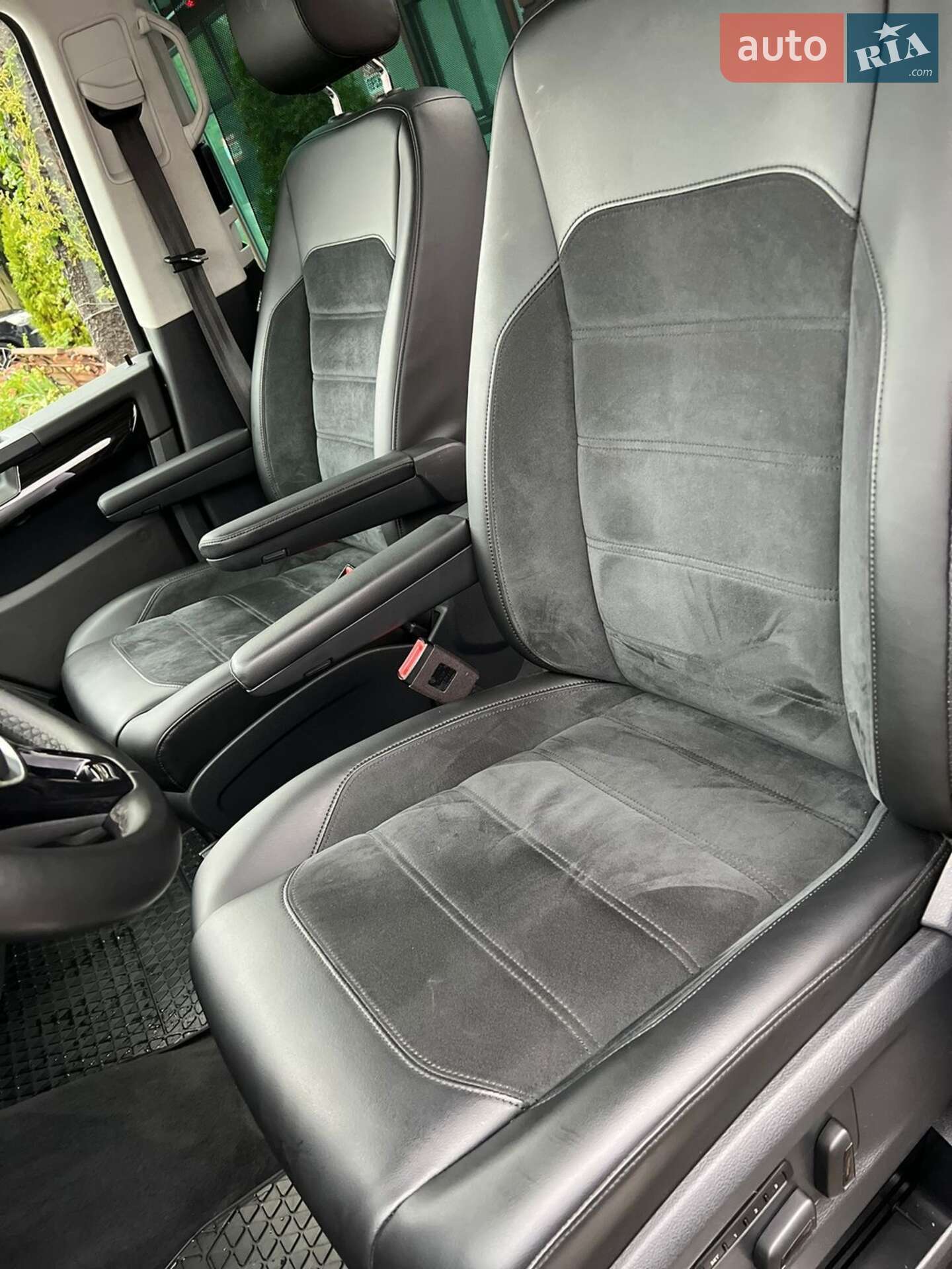 Volkswagen Multivan 2018 VIN WV2ZZZ7HZJH172007 фото оголошення 8 з 46