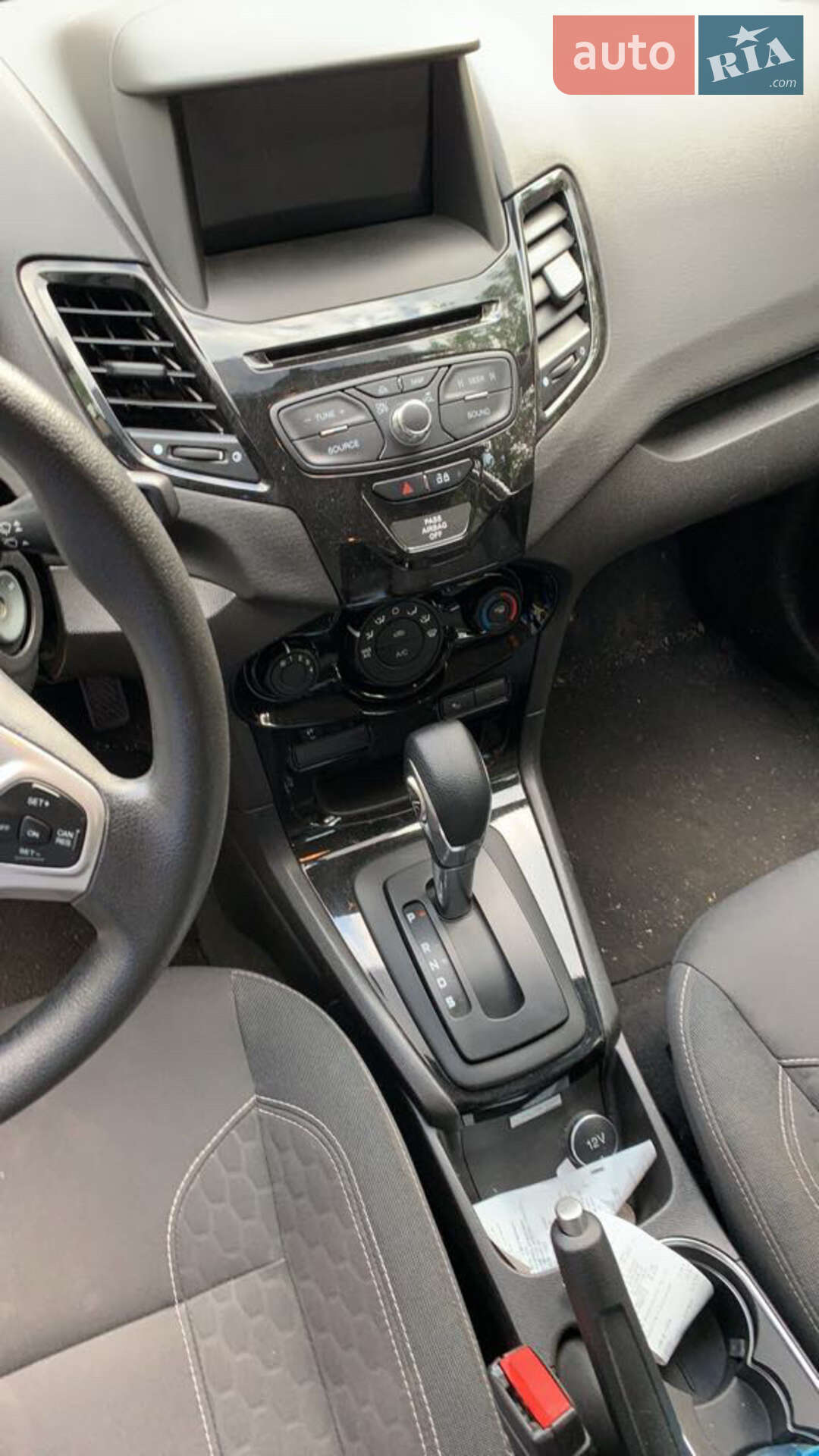 Ford Fiesta 2019 VIN 3FADP4EJ3KM136943 фото оголошення 3 з 19