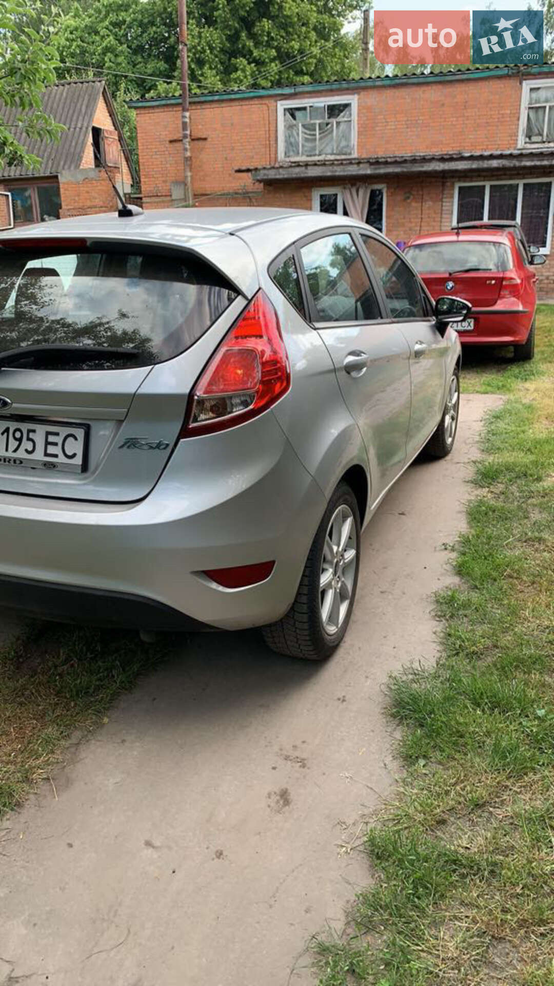 Ford Fiesta 2019 VIN 3FADP4EJ3KM136943 фото оголошення 5 з 19