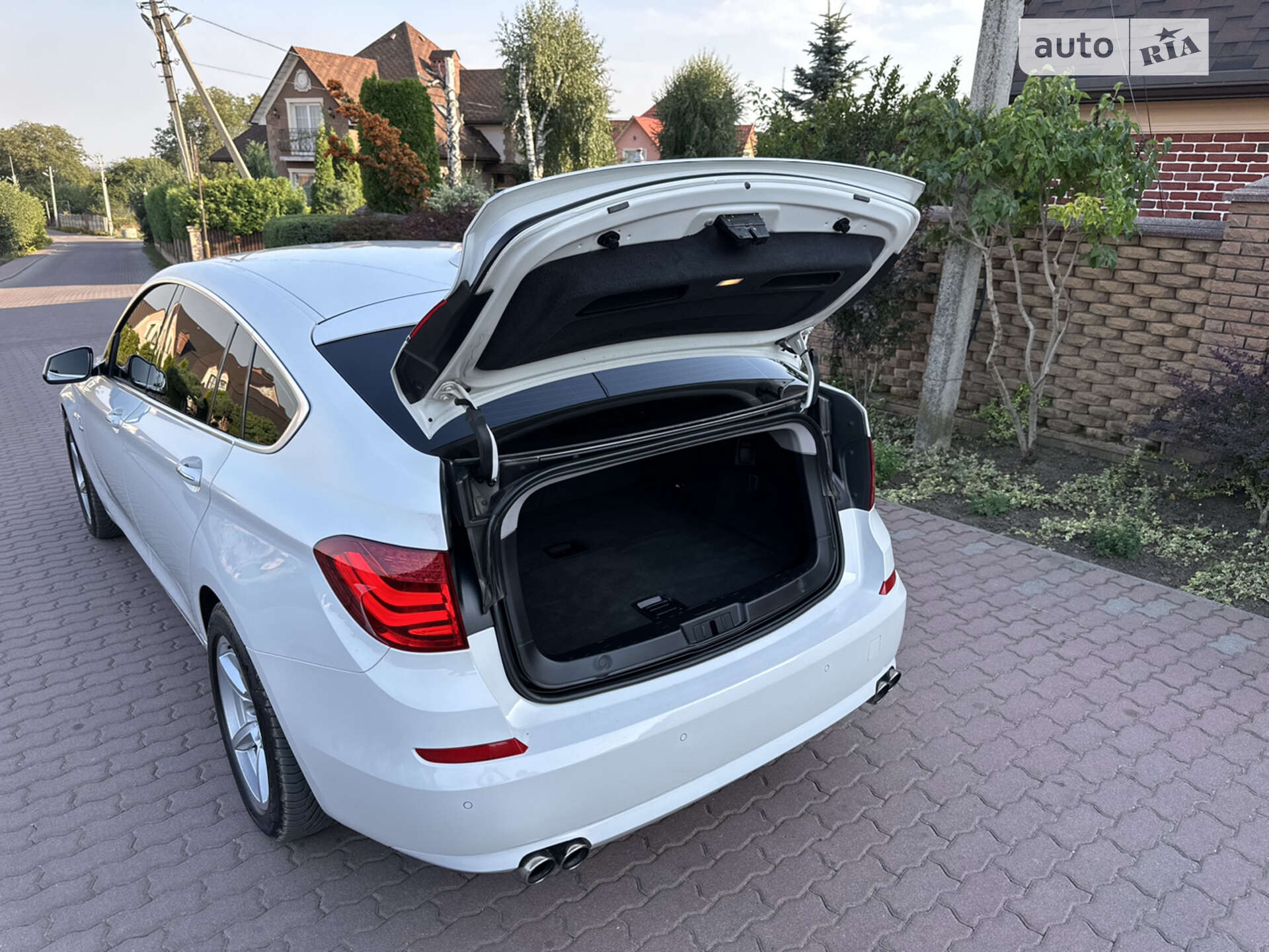 BMW 5 Series GT 2010 VIN WBASP81060C353372 фото оголошення 12 з 29