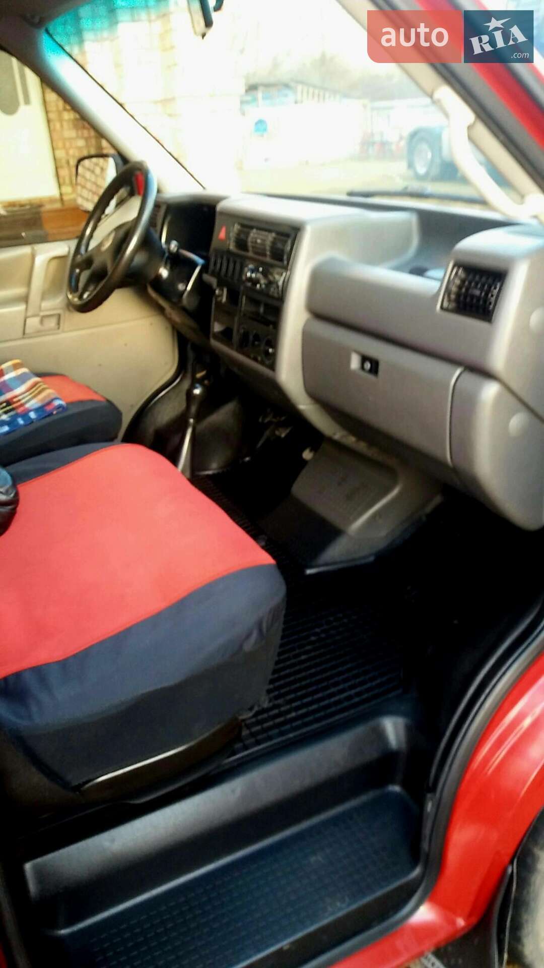Volkswagen Transporter 2000 VIN WV1ZZZ70ZYH093258 фото оголошення 10 з 17