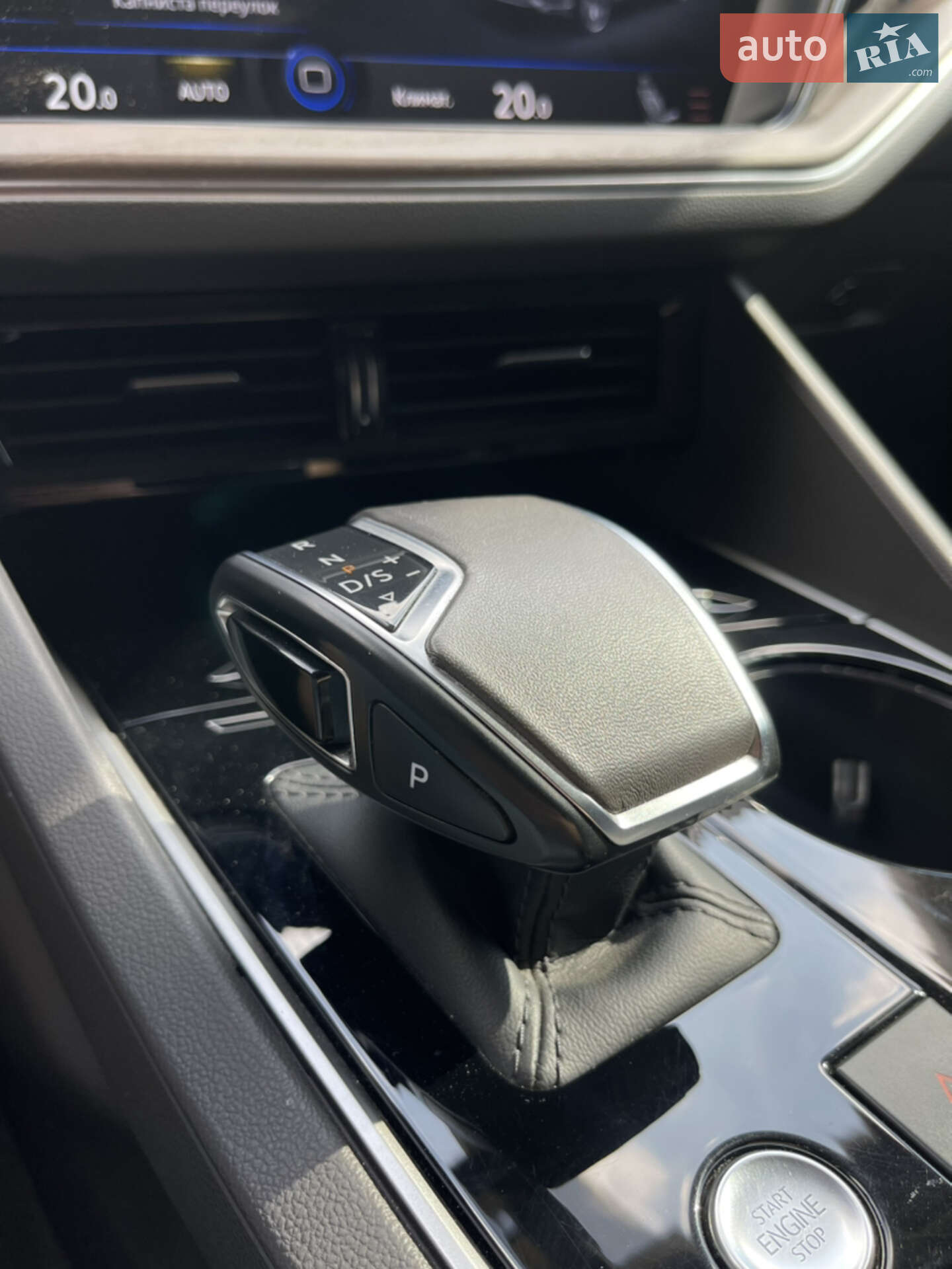 Volkswagen Touareg 2018 VIN WVGZZZCRZKD003188 фото оголошення 23 з 58