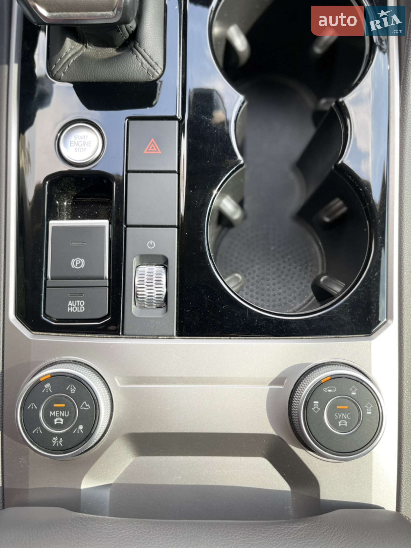 Volkswagen Touareg 2018 VIN WVGZZZCRZKD003188 фото оголошення 24 з 58