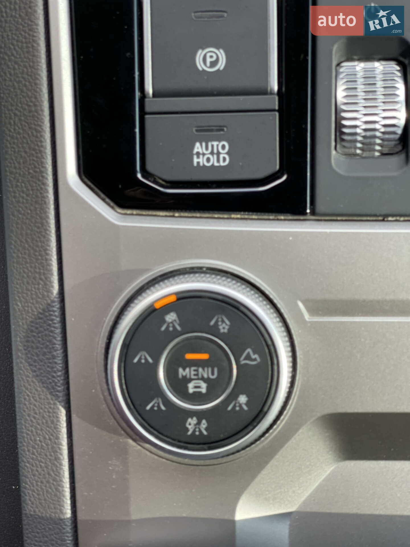Volkswagen Touareg 2018 VIN WVGZZZCRZKD003188 фото оголошення 25 з 58