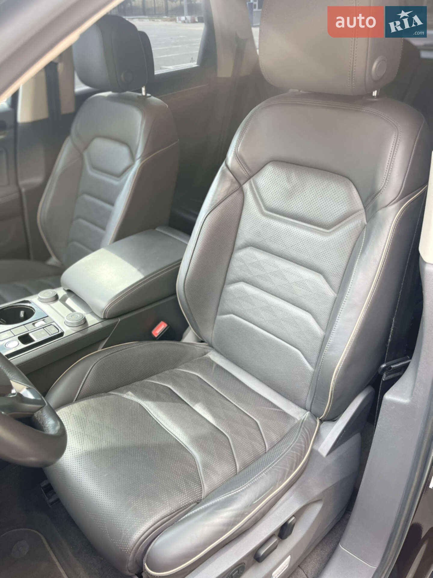 Volkswagen Touareg 2018 VIN WVGZZZCRZKD003188 фото оголошення 29 з 58