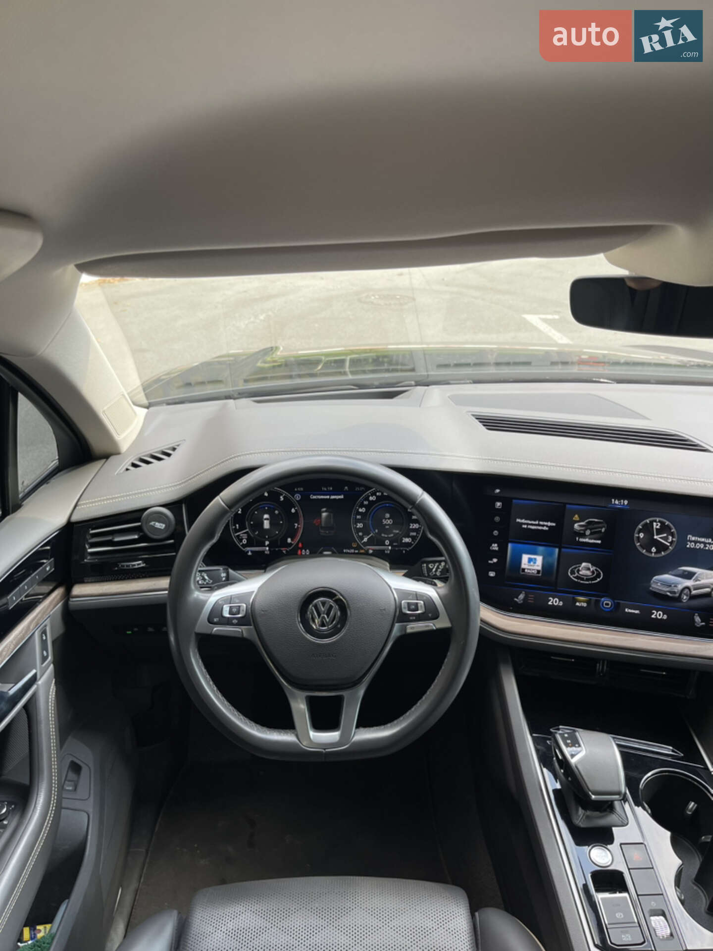 Volkswagen Touareg 2018 VIN WVGZZZCRZKD003188 фото оголошення 30 з 58
