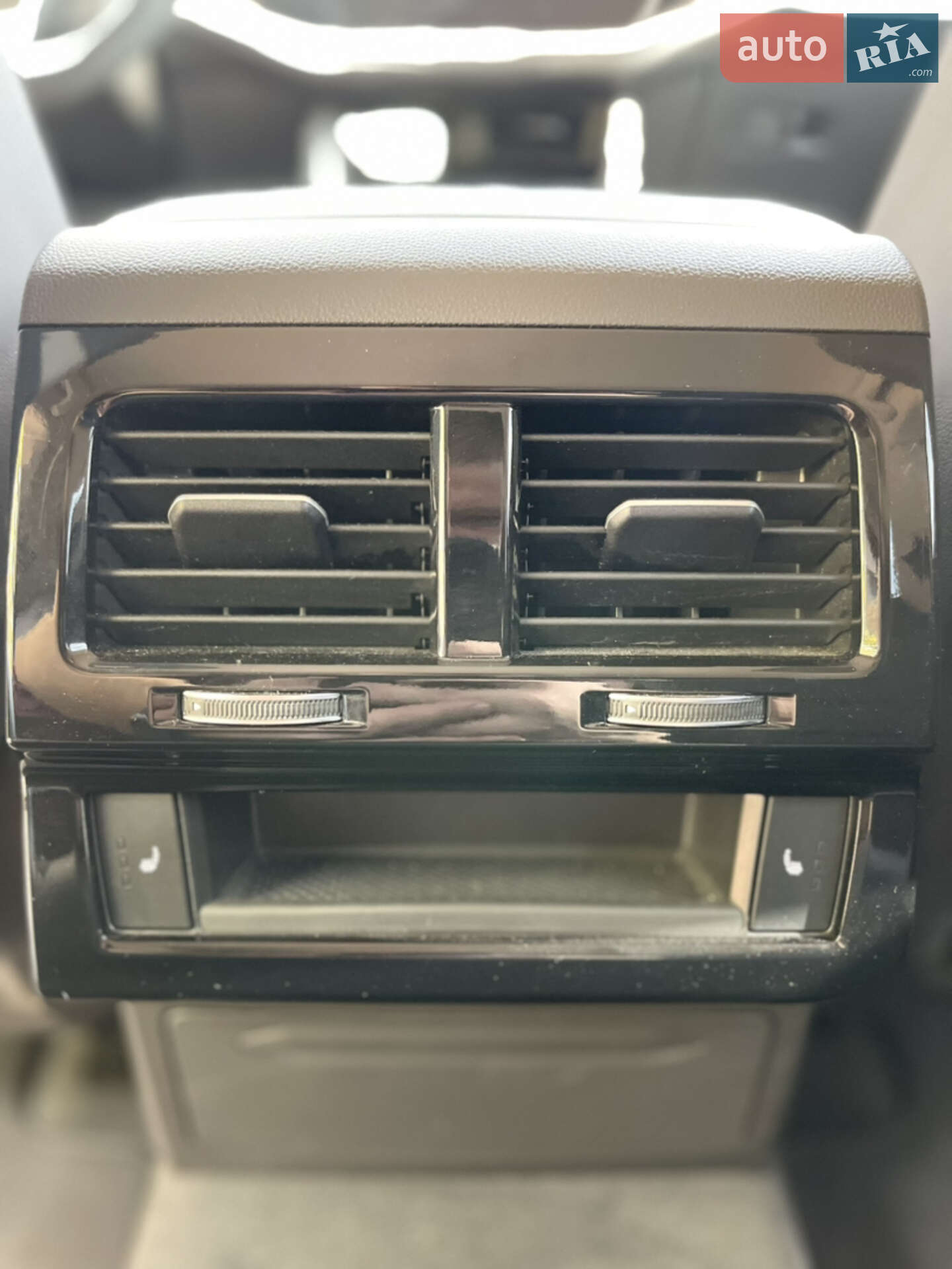 Volkswagen Touareg 2018 VIN WVGZZZCRZKD003188 фото оголошення 35 з 58