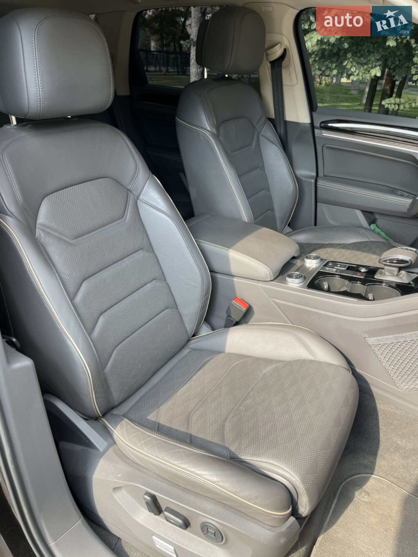 Volkswagen Touareg 2018 VIN WVGZZZCRZKD003188 фото оголошення 46 з 58