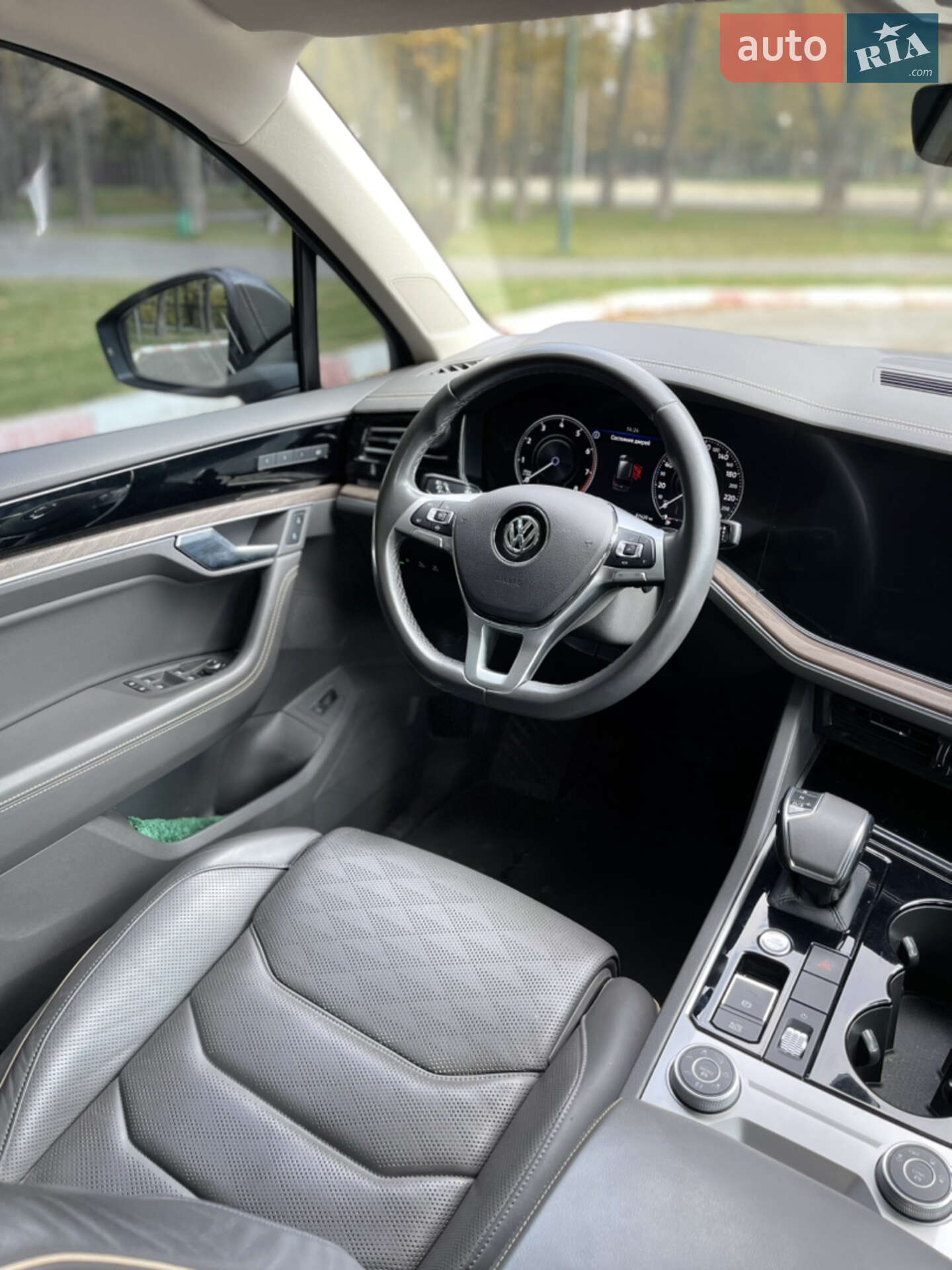Volkswagen Touareg 2018 VIN WVGZZZCRZKD003188 фото оголошення 49 з 58