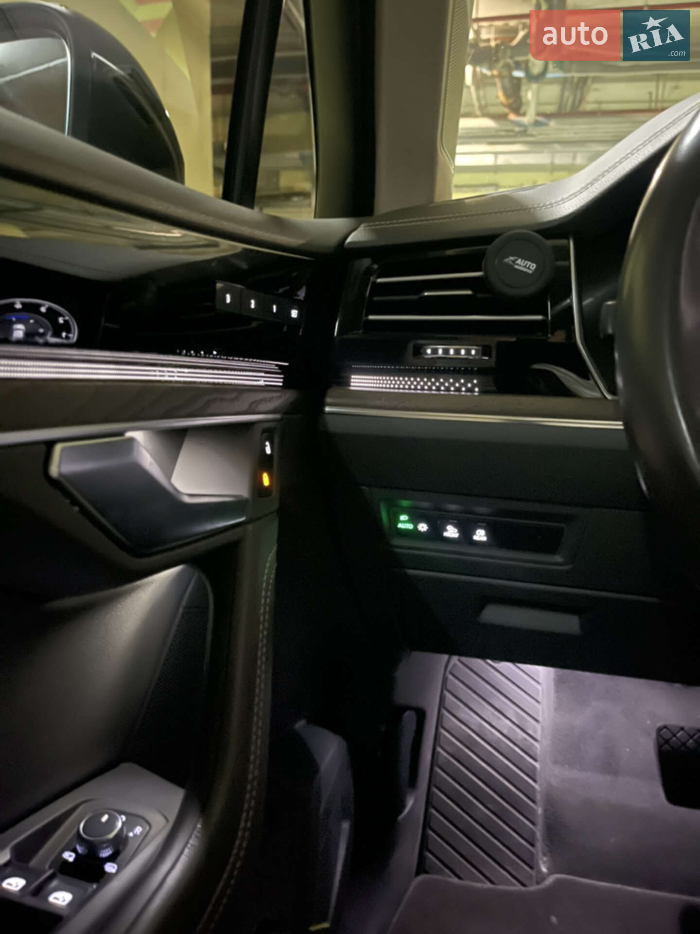 Volkswagen Touareg 2018 VIN WVGZZZCRZKD003188 фото оголошення 52 з 58