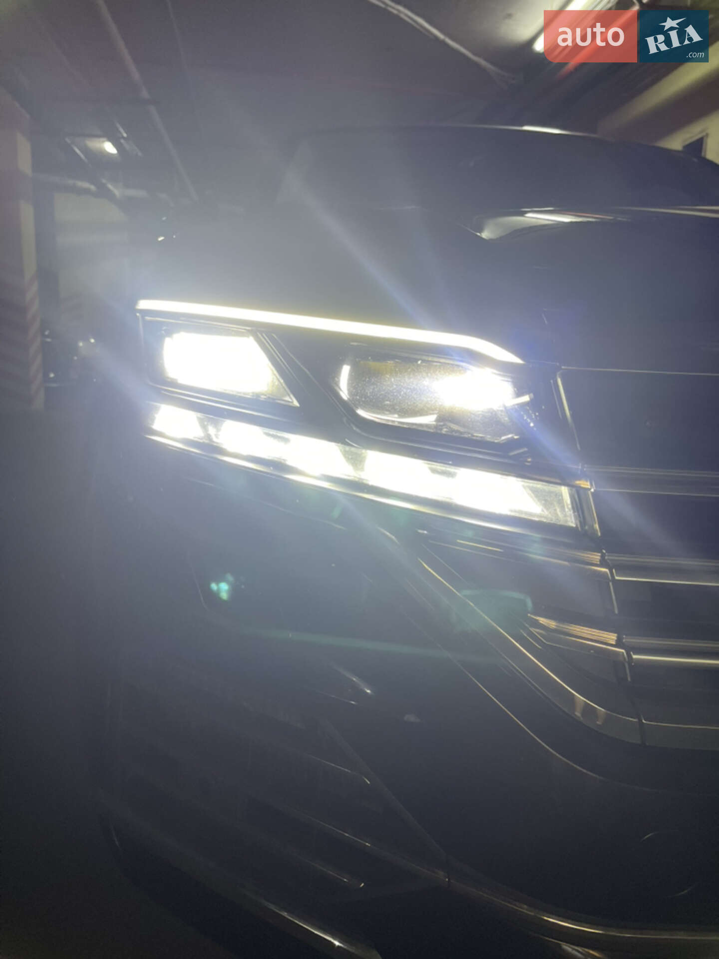 Volkswagen Touareg 2018 VIN WVGZZZCRZKD003188 фото оголошення 53 з 58