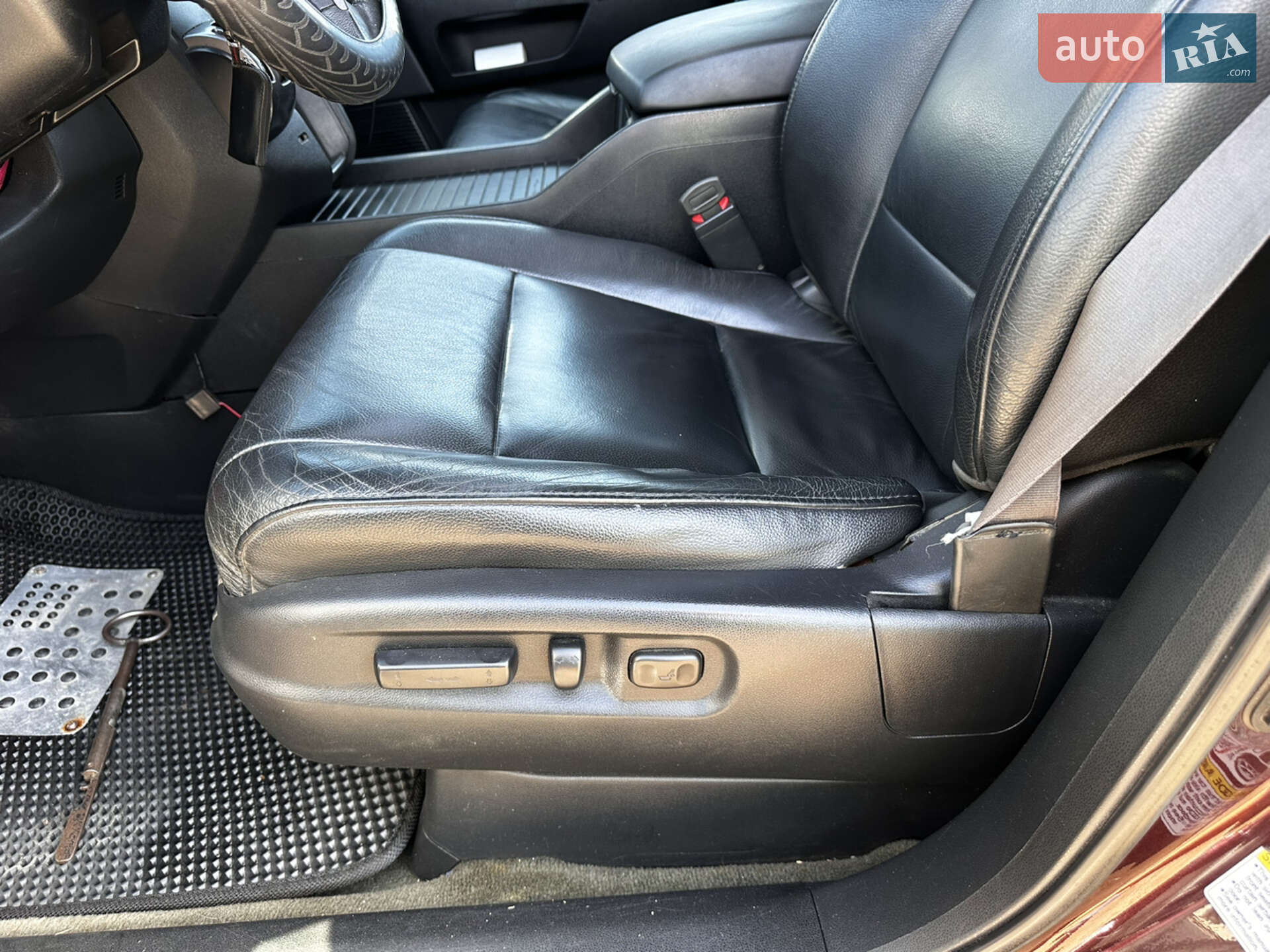 Honda Pilot 2014 VIN 5FNYF4H57FB002329 фото оголошення 28 з 33