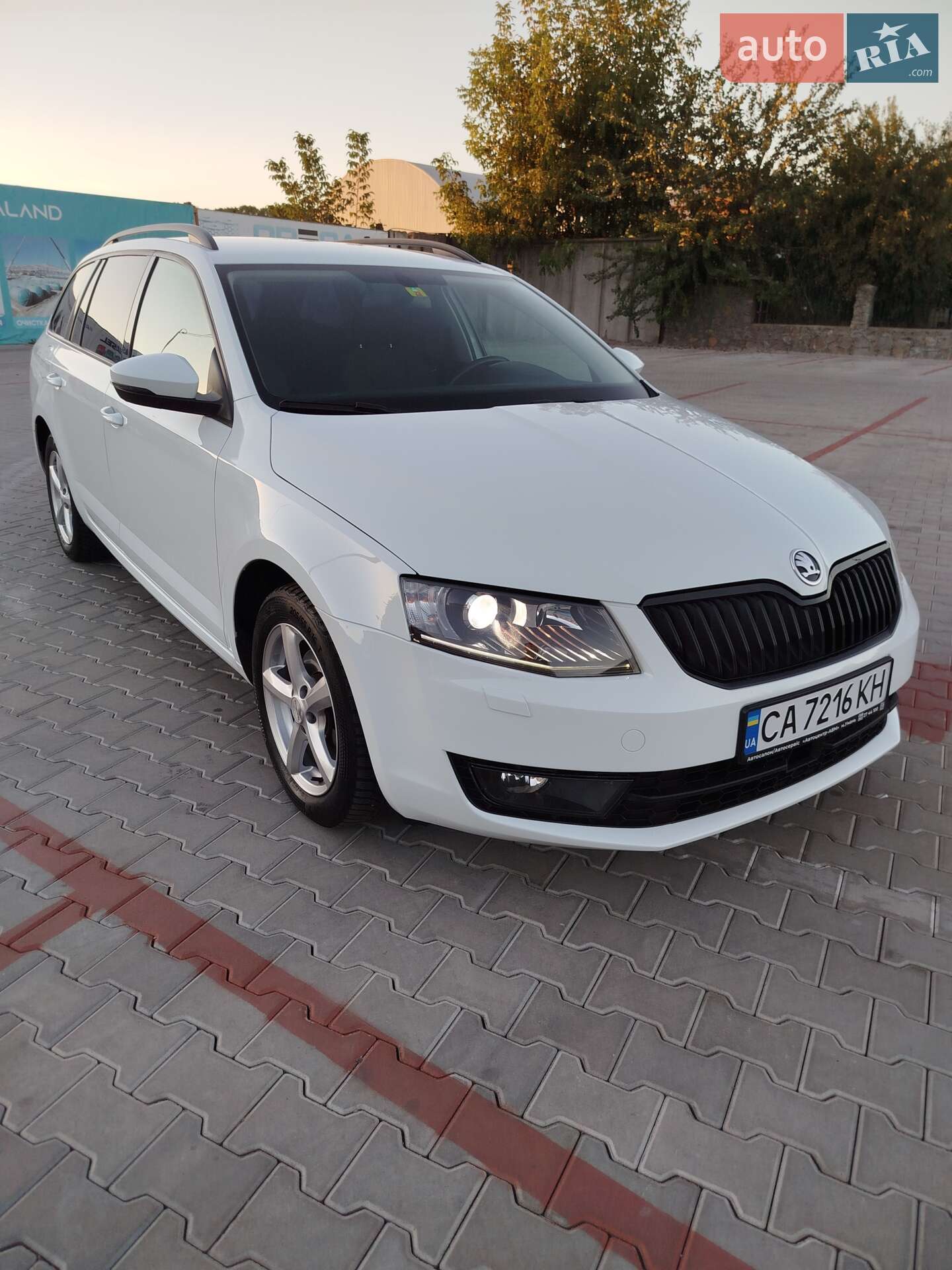 Skoda Octavia 2016 VIN TMBLJ7NE4H0081023 фото оголошення 13 з 19