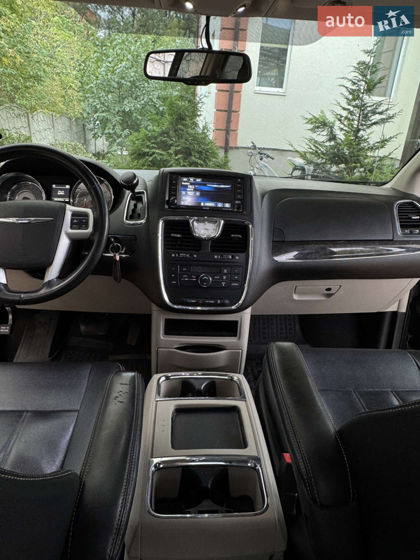 Chrysler Town & Country 2016 VIN 2C4RC1BG5GR297197 фото оголошення 18 з 27