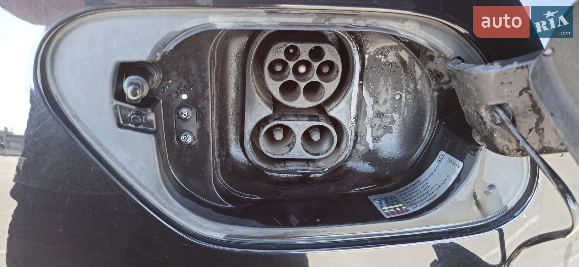 Volkswagen e-Golf 2014 VIN WVWZZZAUZFW904192 фото оголошення 8 з 36
