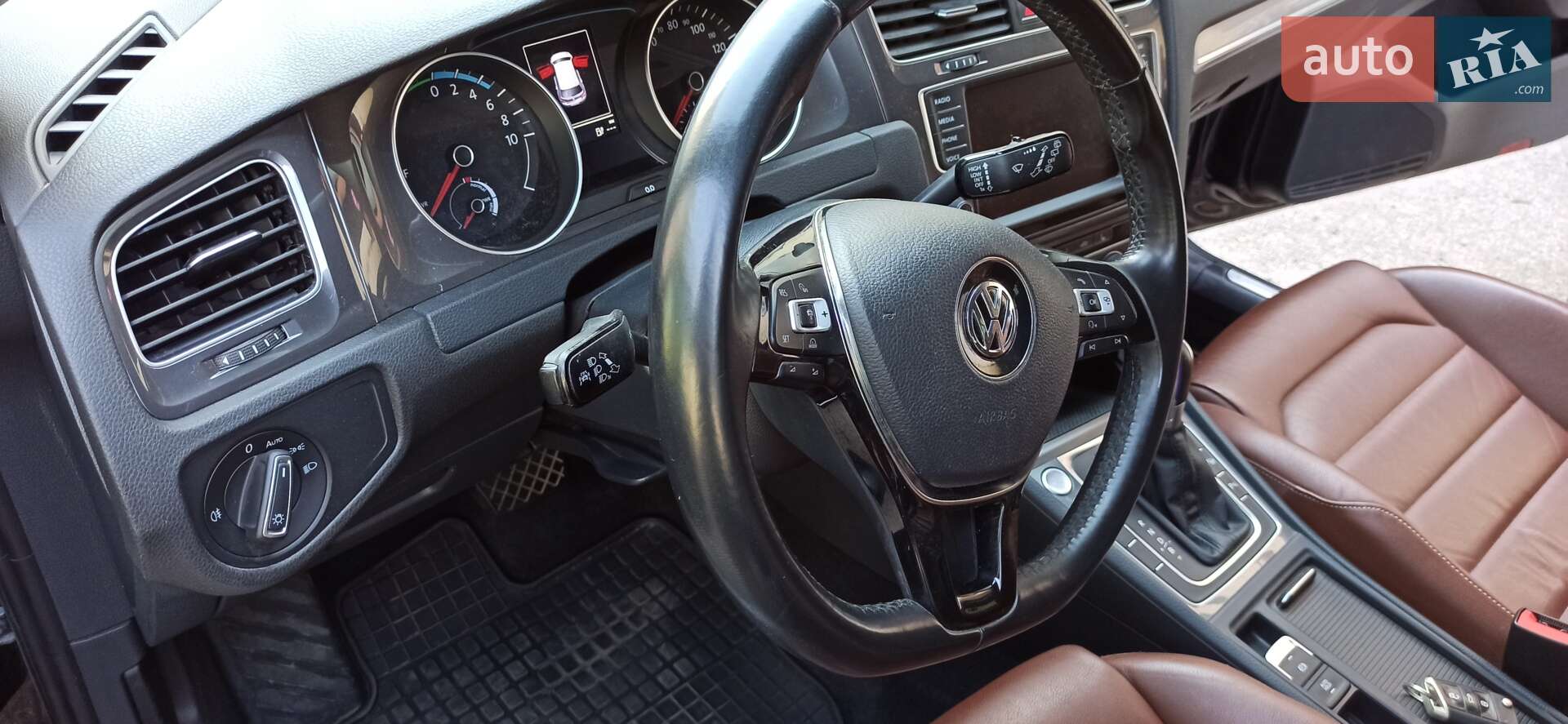 Volkswagen e-Golf 2014 VIN WVWZZZAUZFW904192 фото оголошення 17 з 36